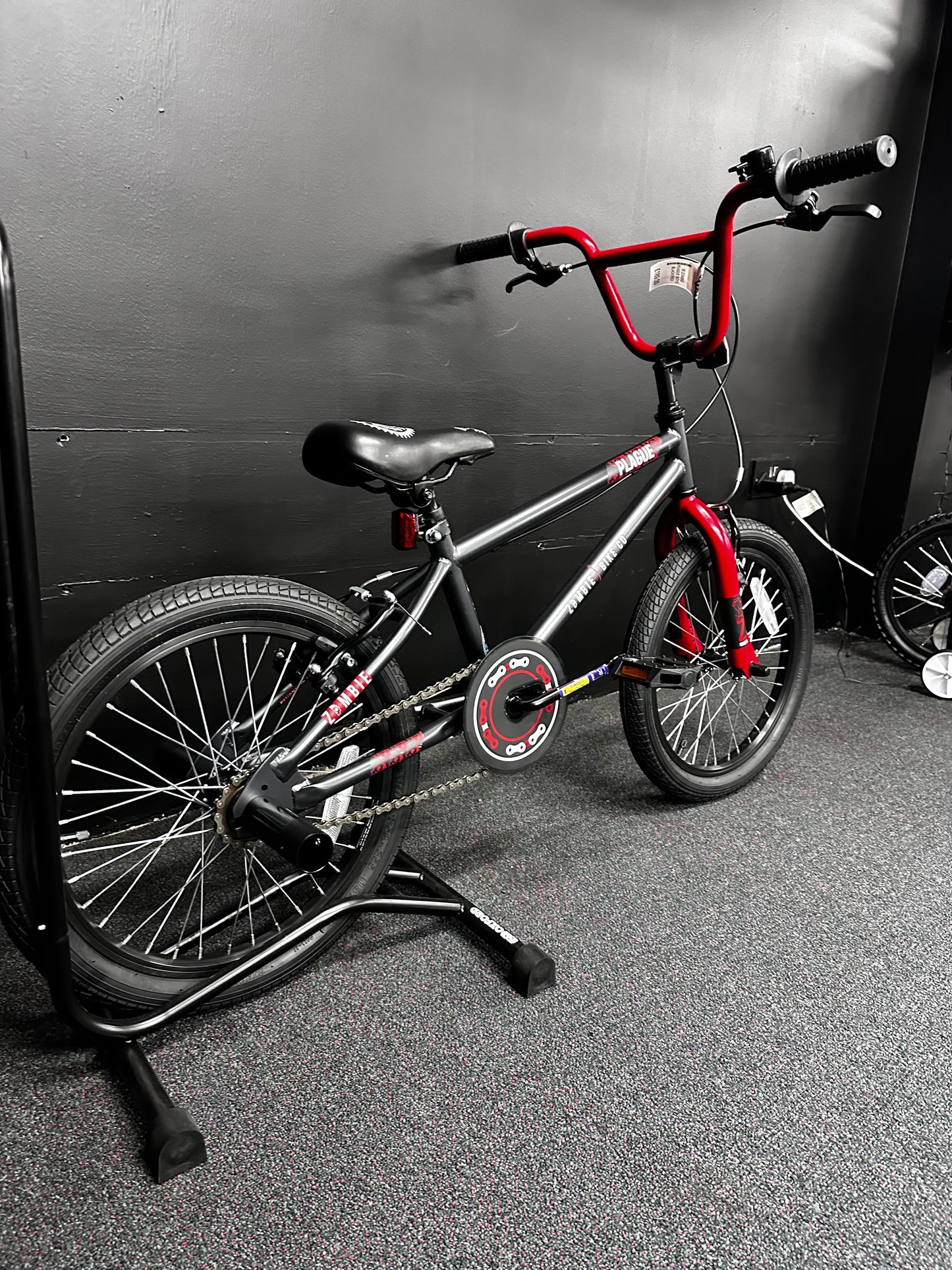 ZOMBIE - PLAGUE 18" BOYS BLACK/RED