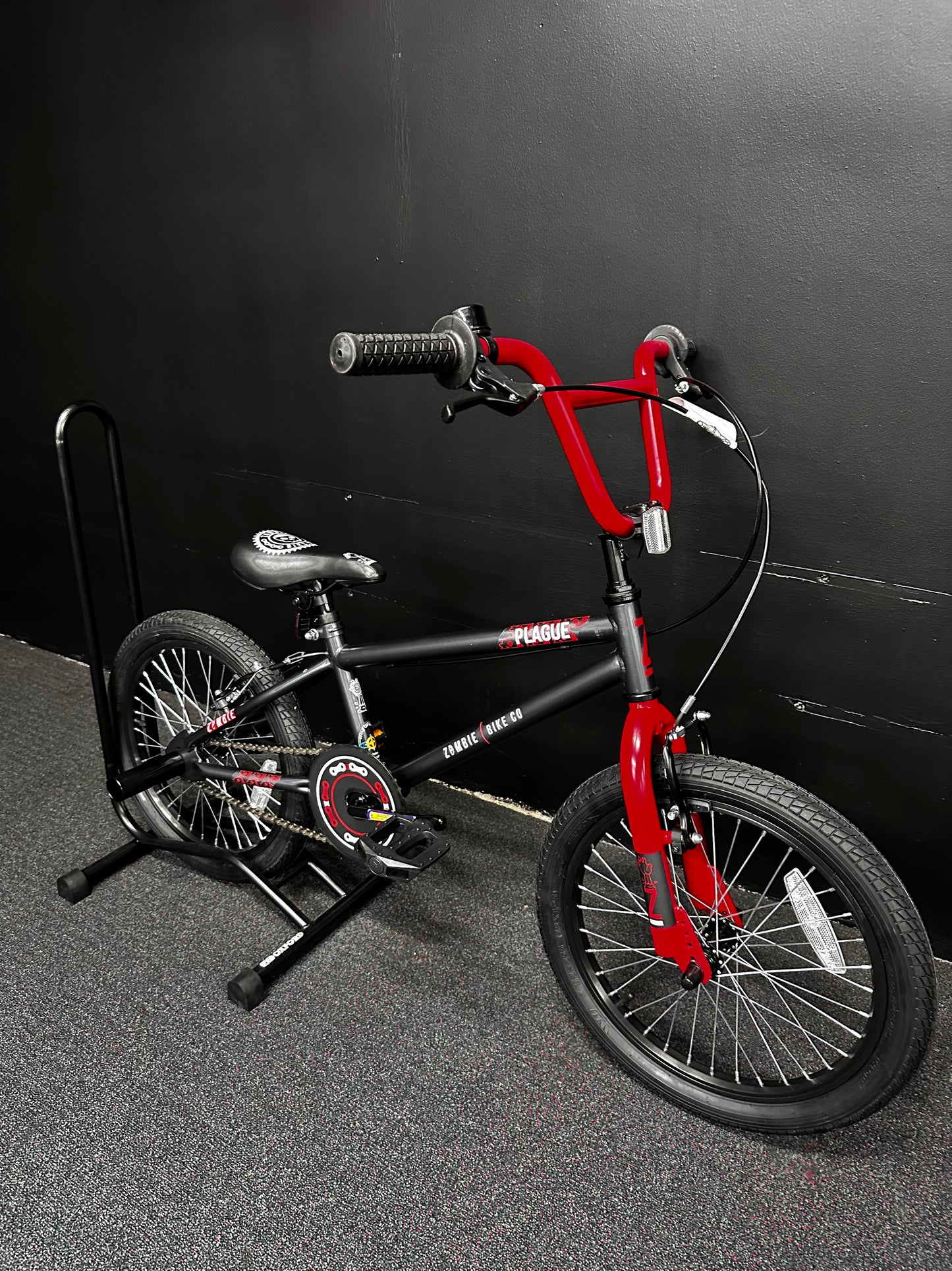 ZOMBIE - PLAGUE 18" BOYS BLACK/RED