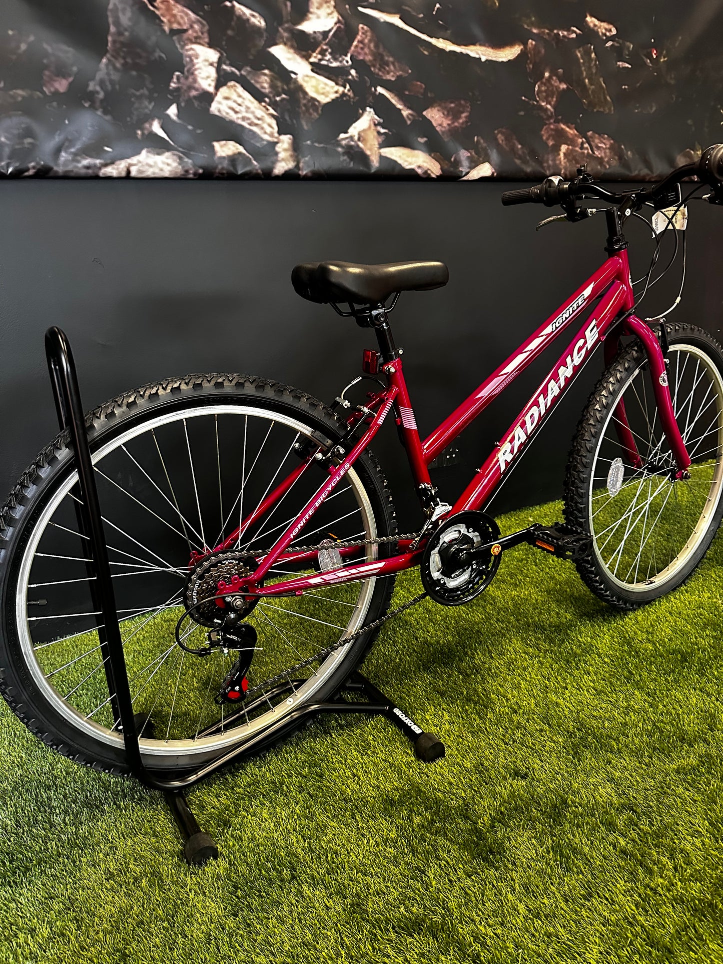 IGNITE - RADIANCE 26" LADIES PINK