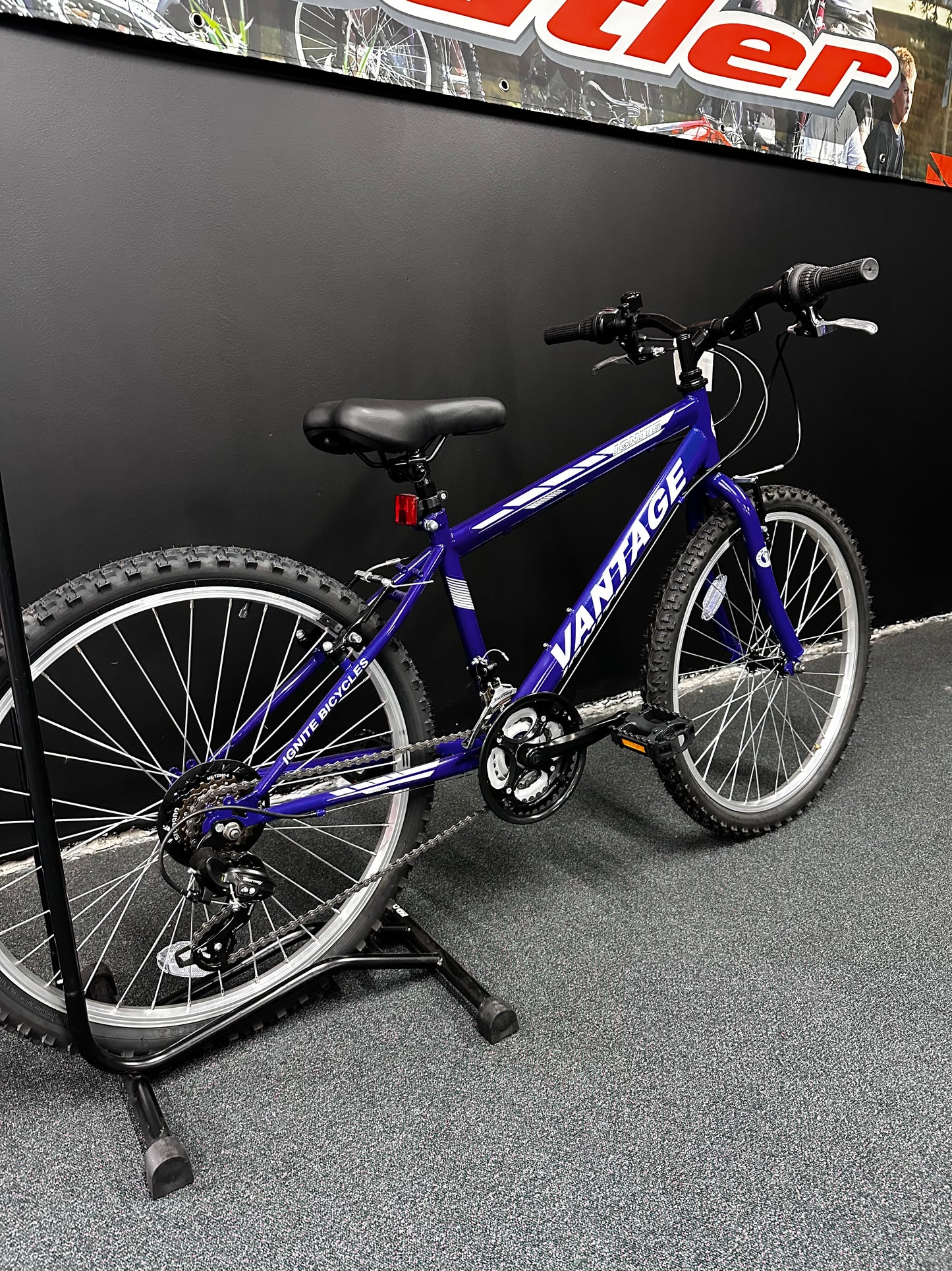 IGNITE - VANTAGE 24" BOYS BLUE