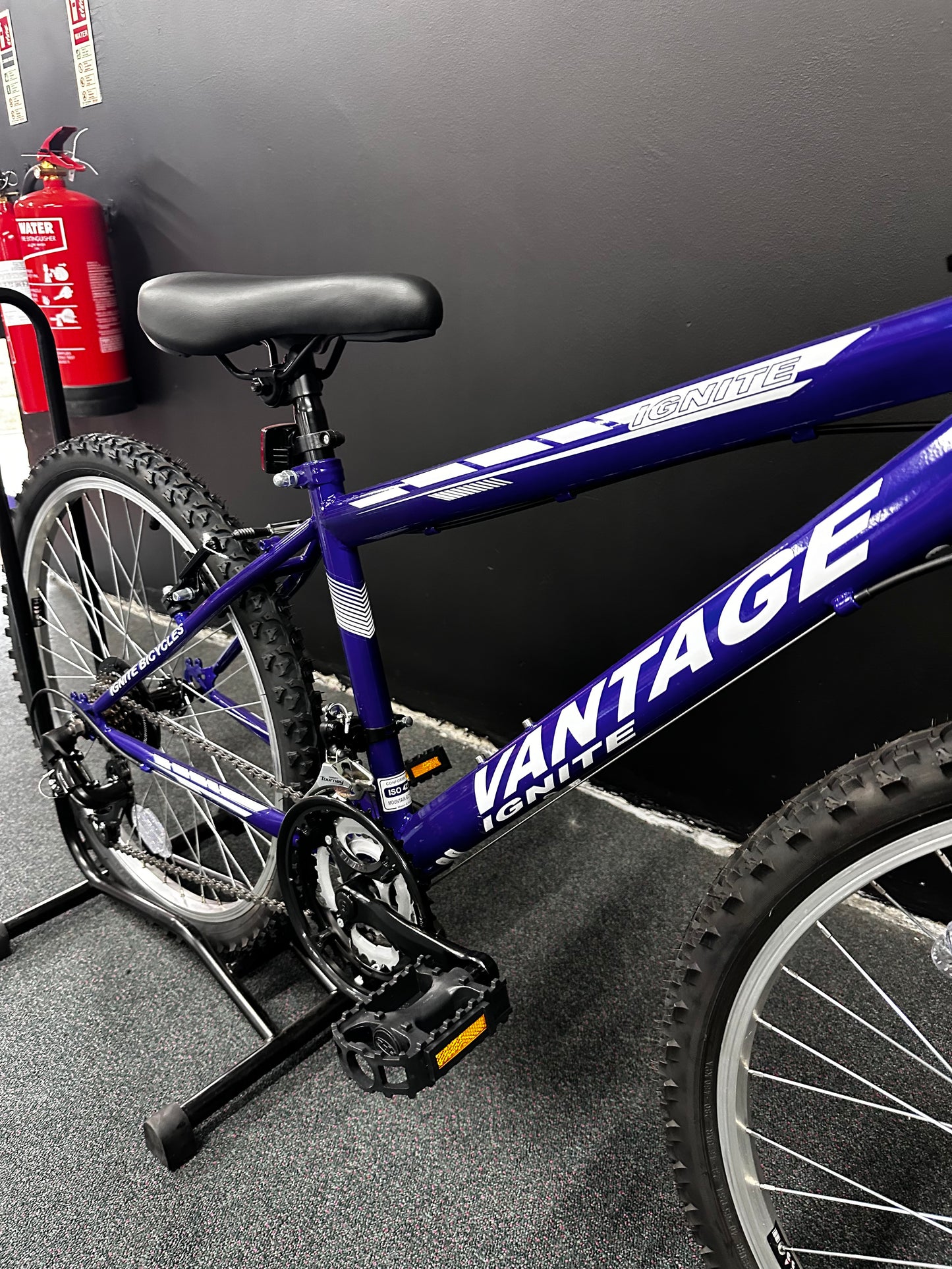 IGNITE - VANTAGE 24" BOYS BLUE