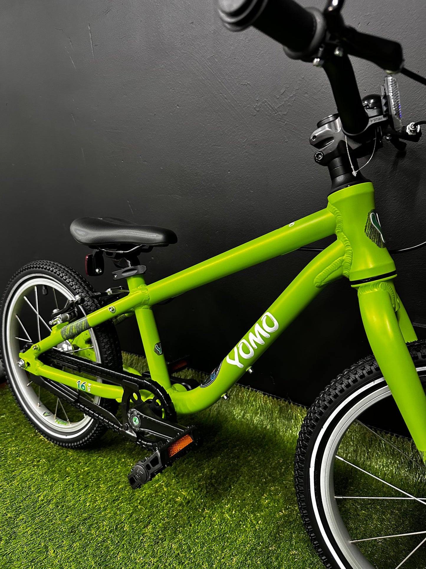 YOMO - 16 GREEN