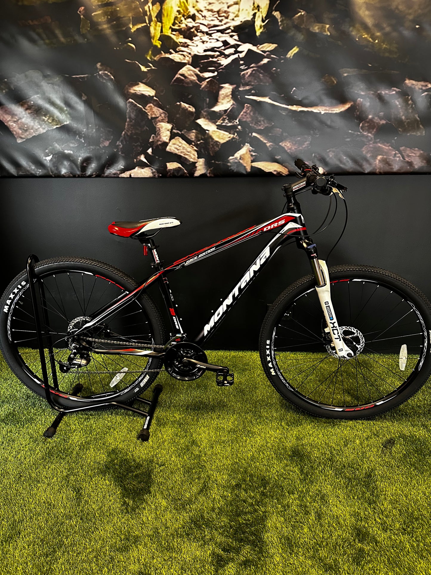 MONTANA - DRS 29" GENTS BLACK/RED