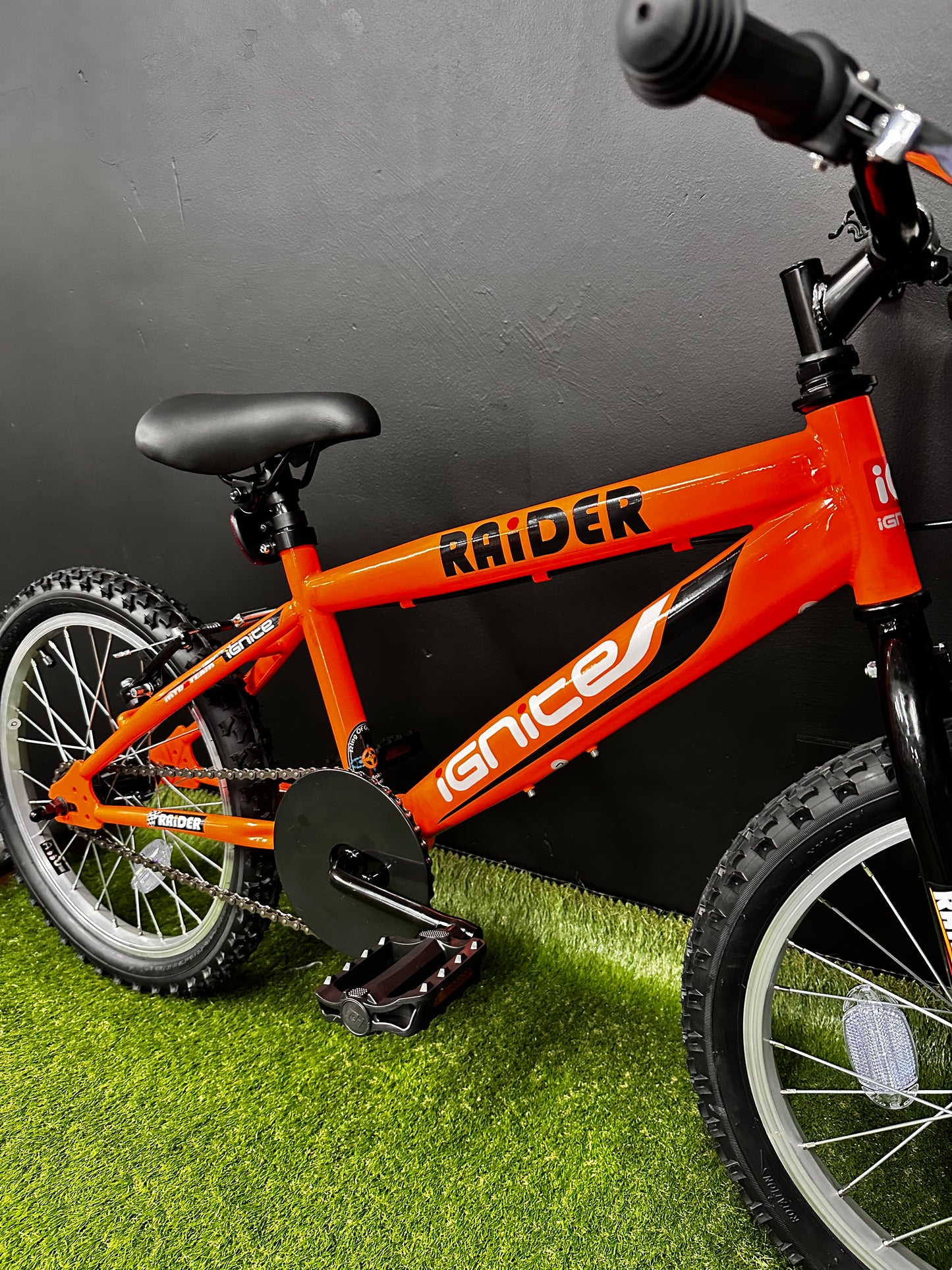 IGNITE - RAIDER 18" BOYS ORANGE