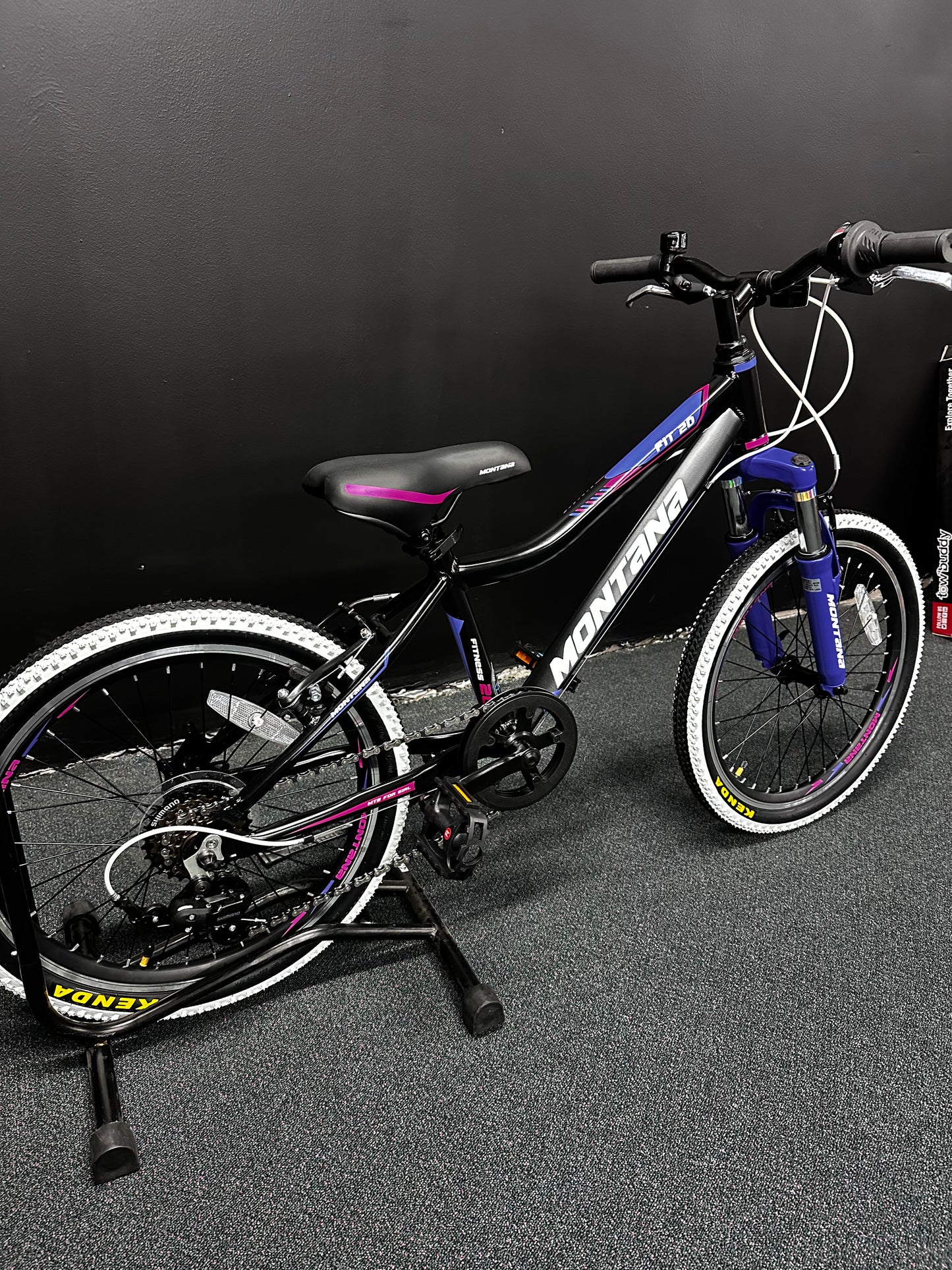 MONTANA - FITNESS 20" GIRLS BLACK/VIOLET/PINK