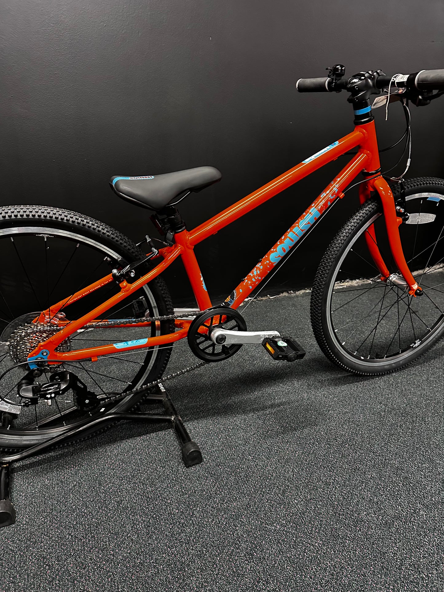 SQUISH - 24" ORANGE