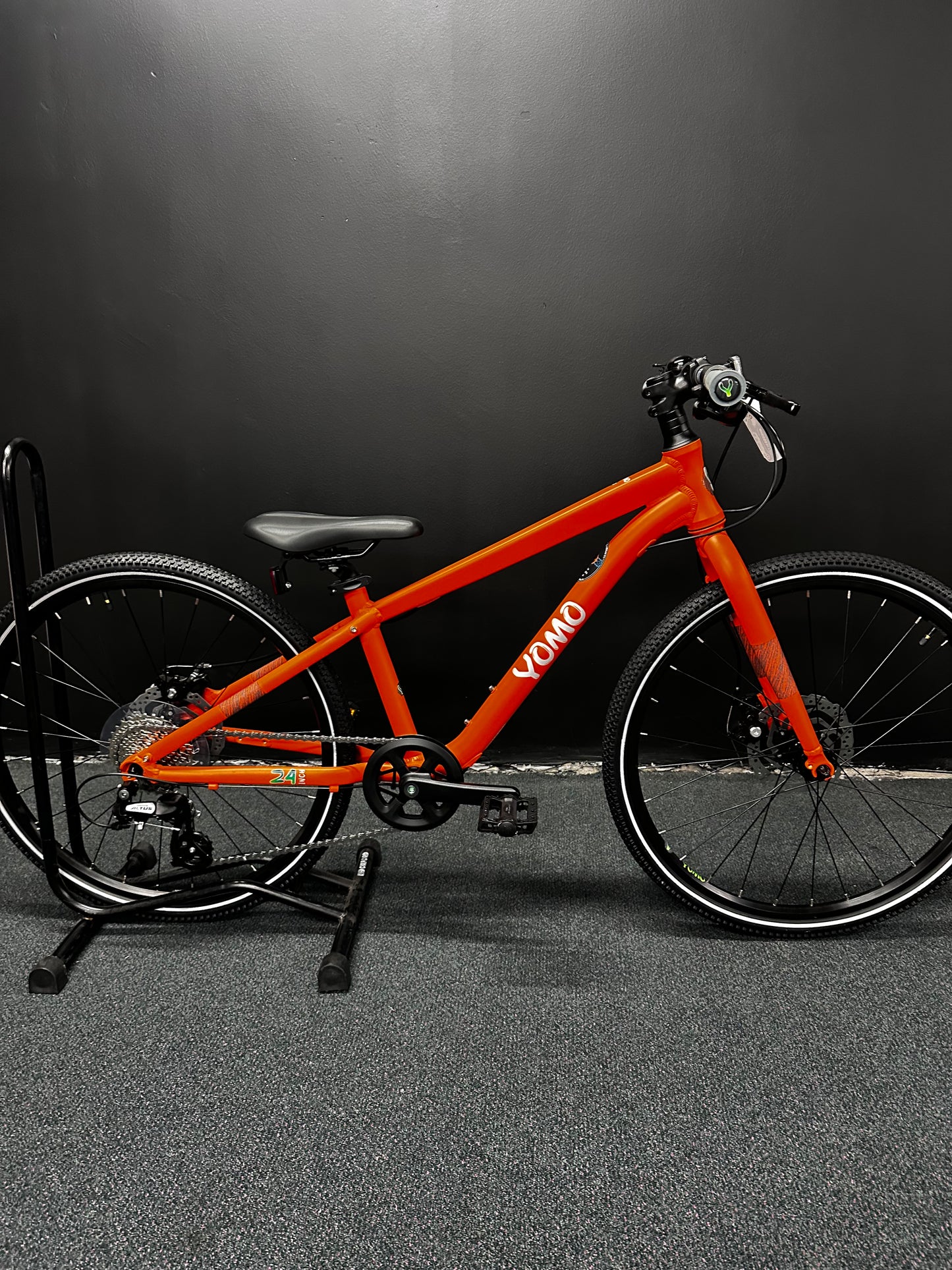 YOMO - 24" ORANGE