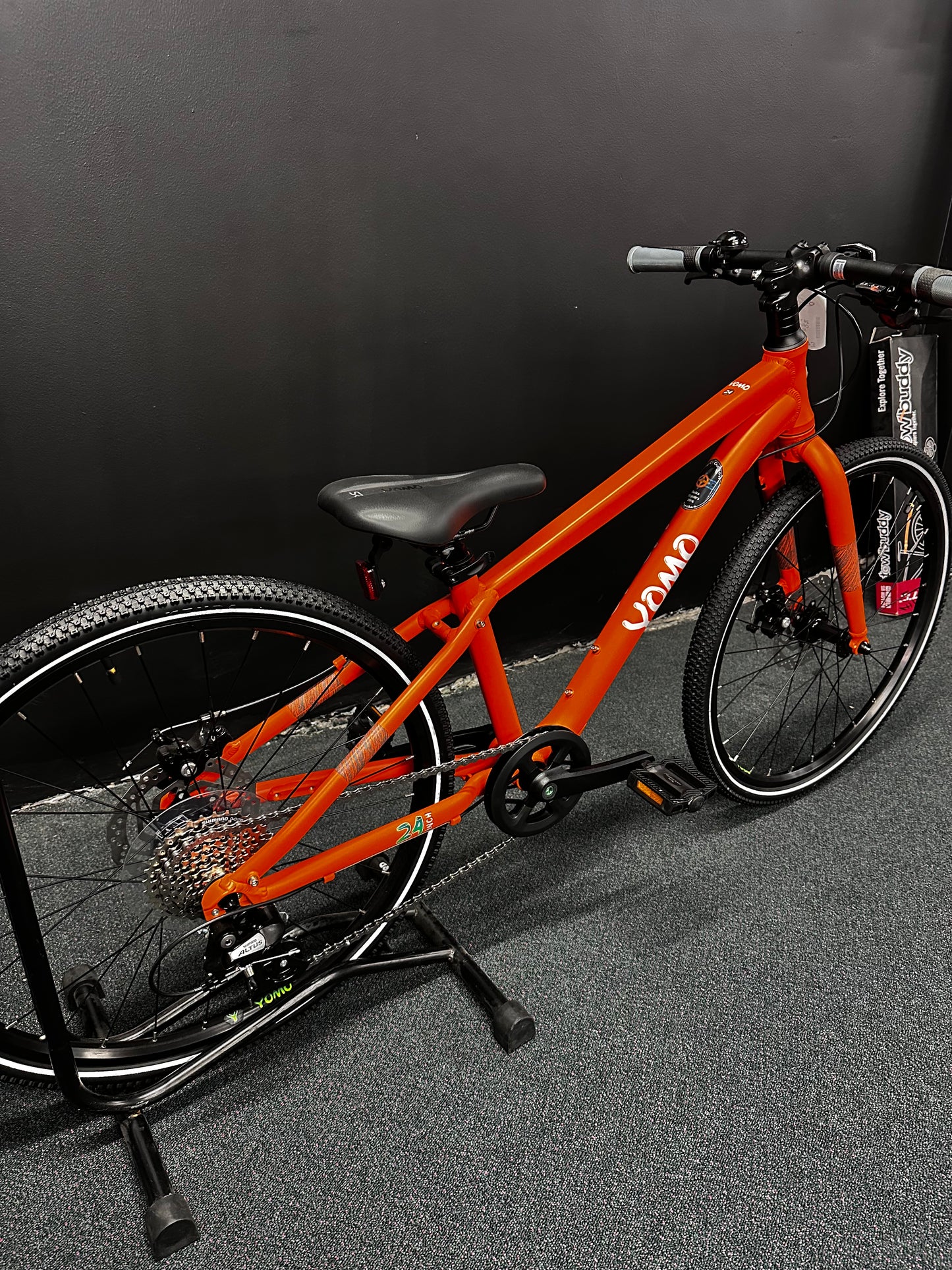 YOMO - 24" ORANGE
