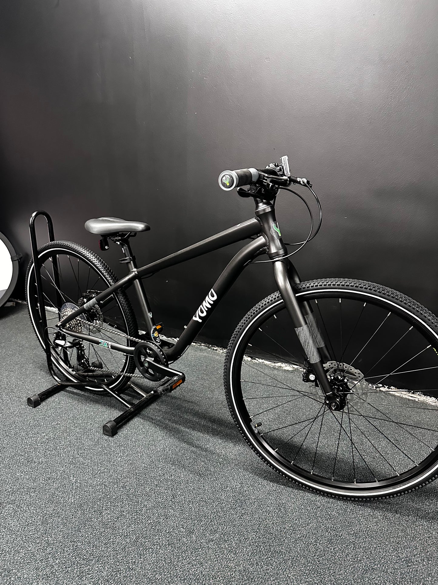 YOMO - 26" DARK GREY