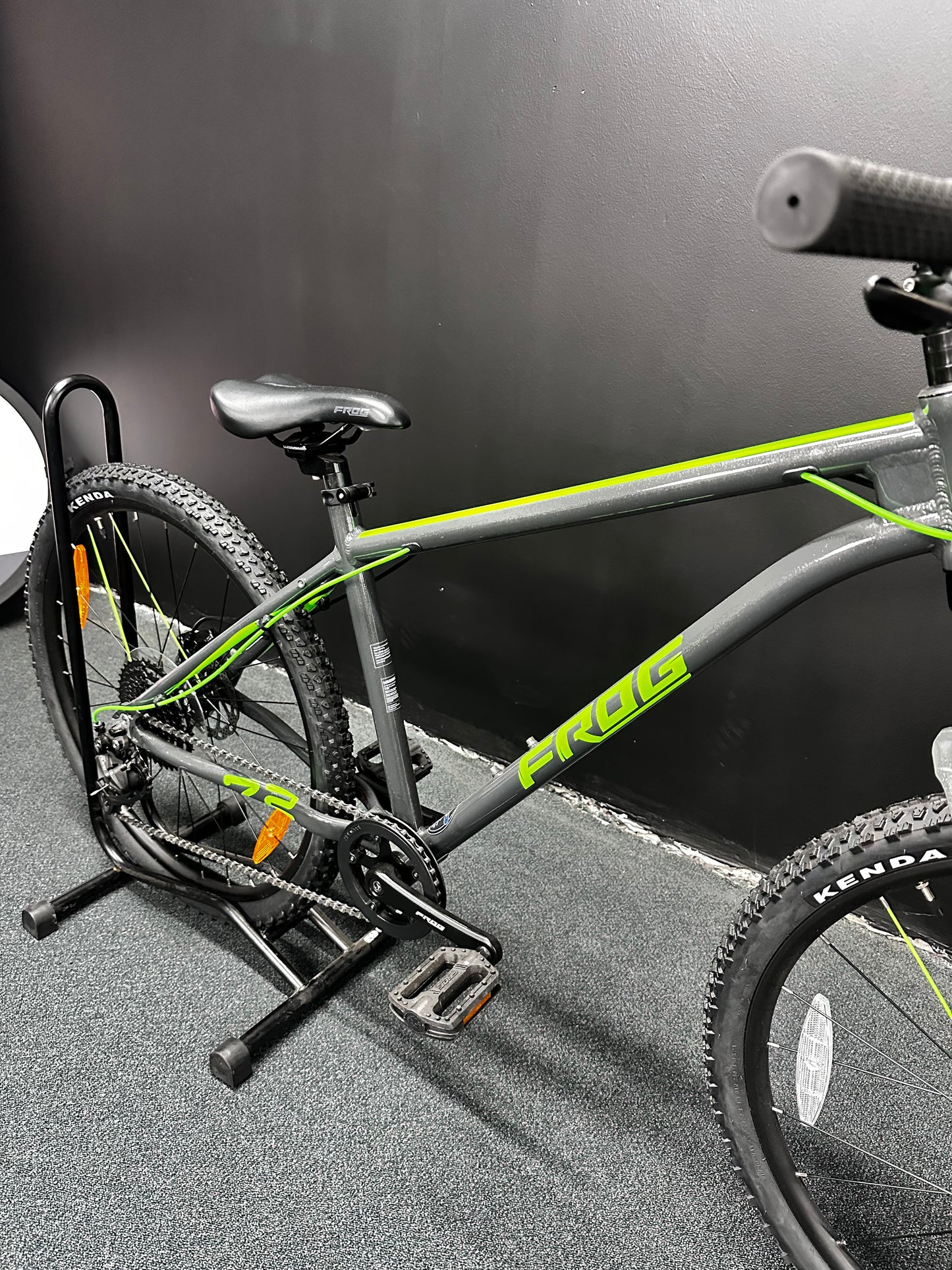FROG MTB 72 26" METALLIC GREY & NEON GREEN