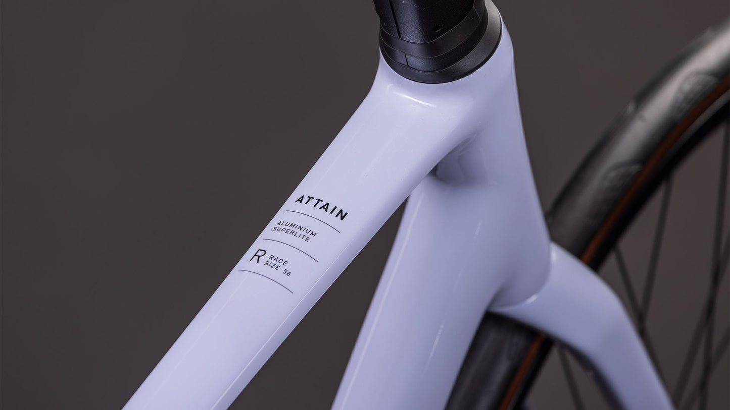 CUBE - ATTAIN RACE 28" CYCLAMEN 'N' BLACK 2026