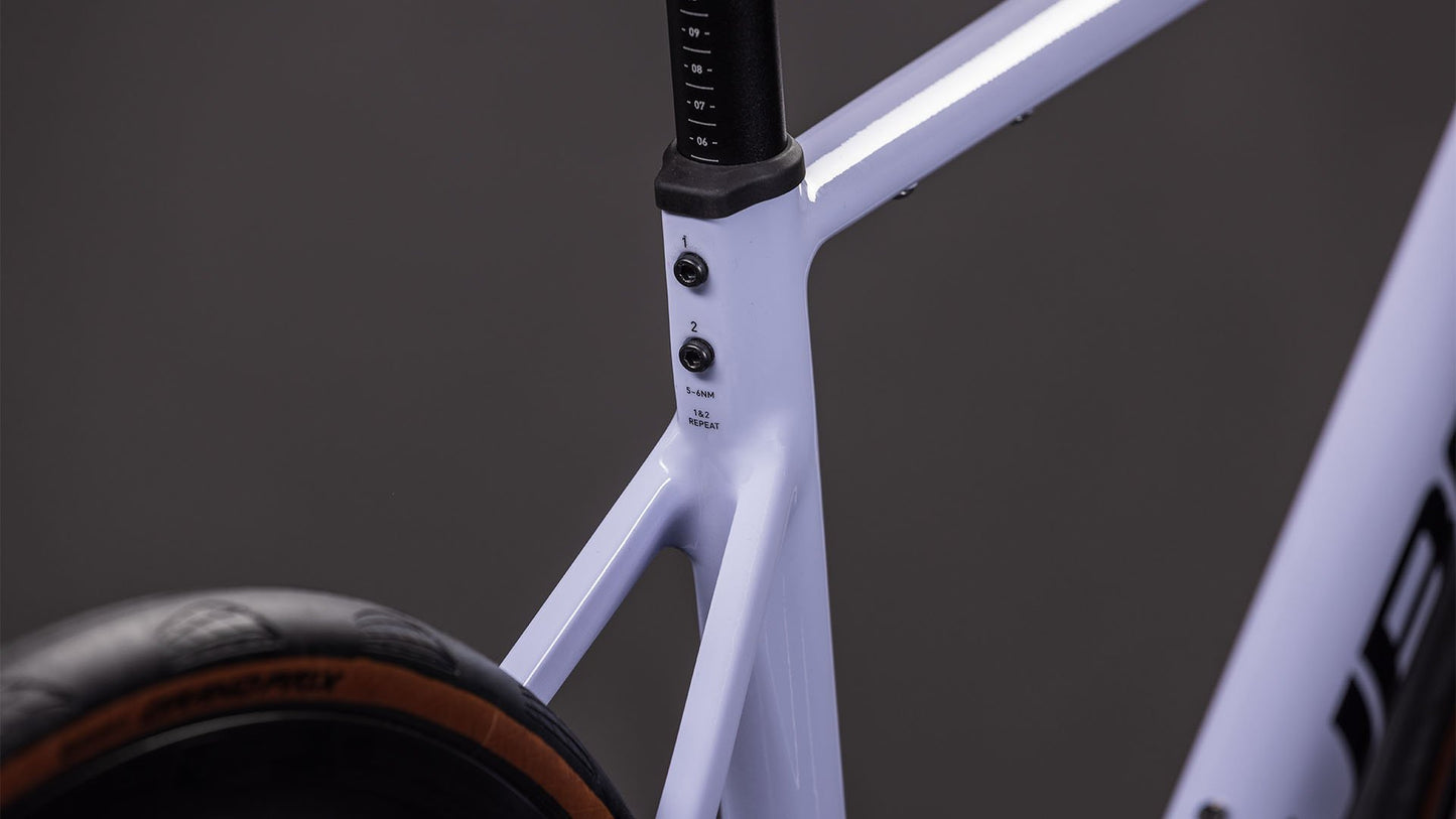 CUBE - ATTAIN RACE 28" CYCLAMEN 'N' BLACK 2026