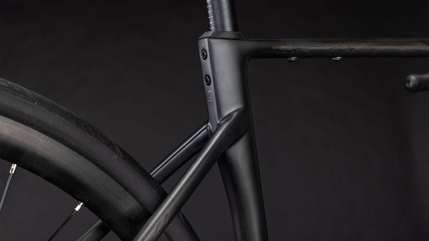 CUBE - ATTAIN C:62 RACE 28" BLACKLINE 2026
