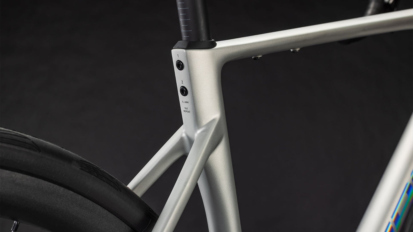 CUBE - ATTAIN C:62 SLX 28" SLEEKGREY 'N' PRISM 2026