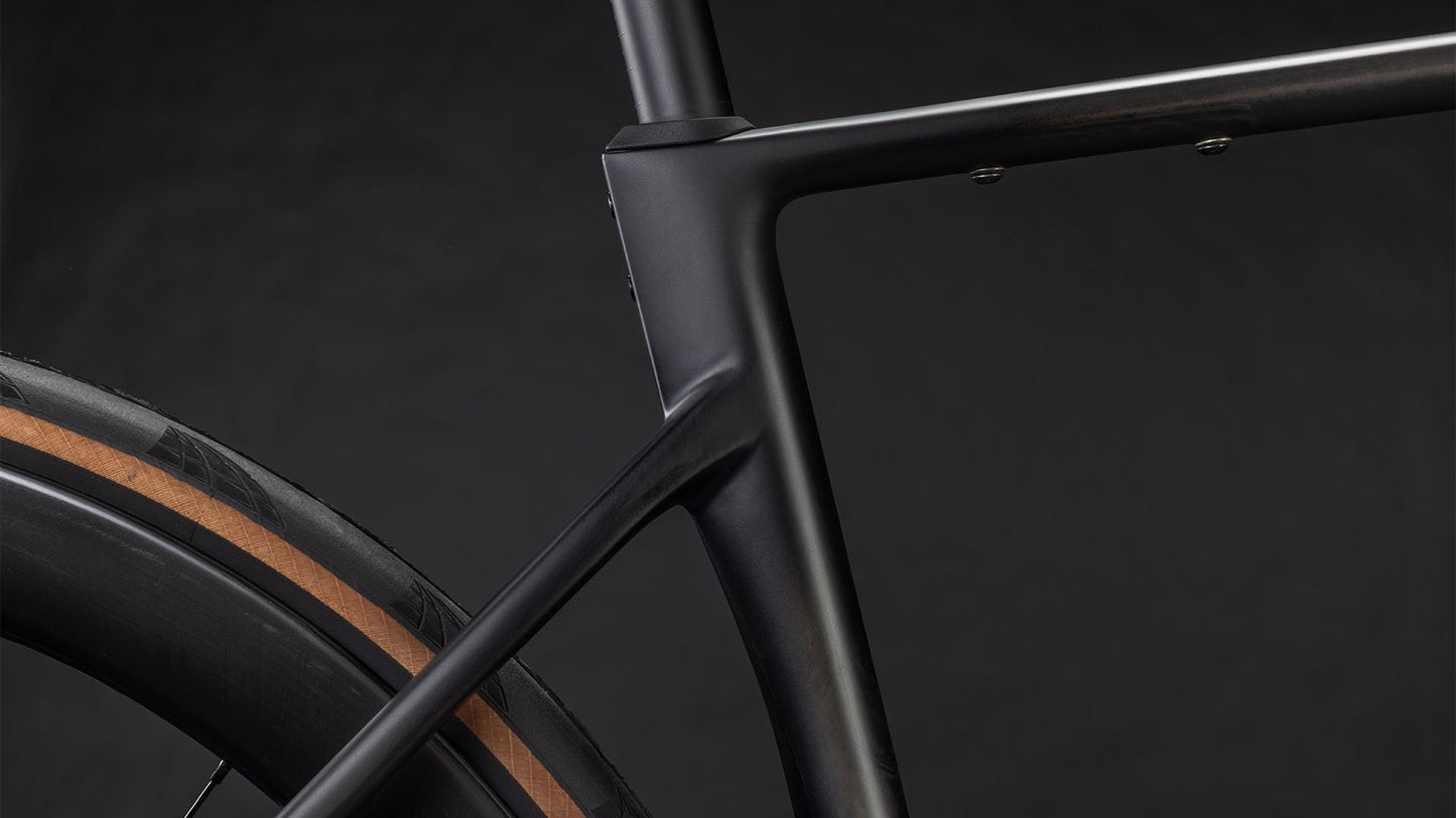 CUBE - ATTAIN C:62 SLT 28" CARBON 'N' COALCHROME 2026
