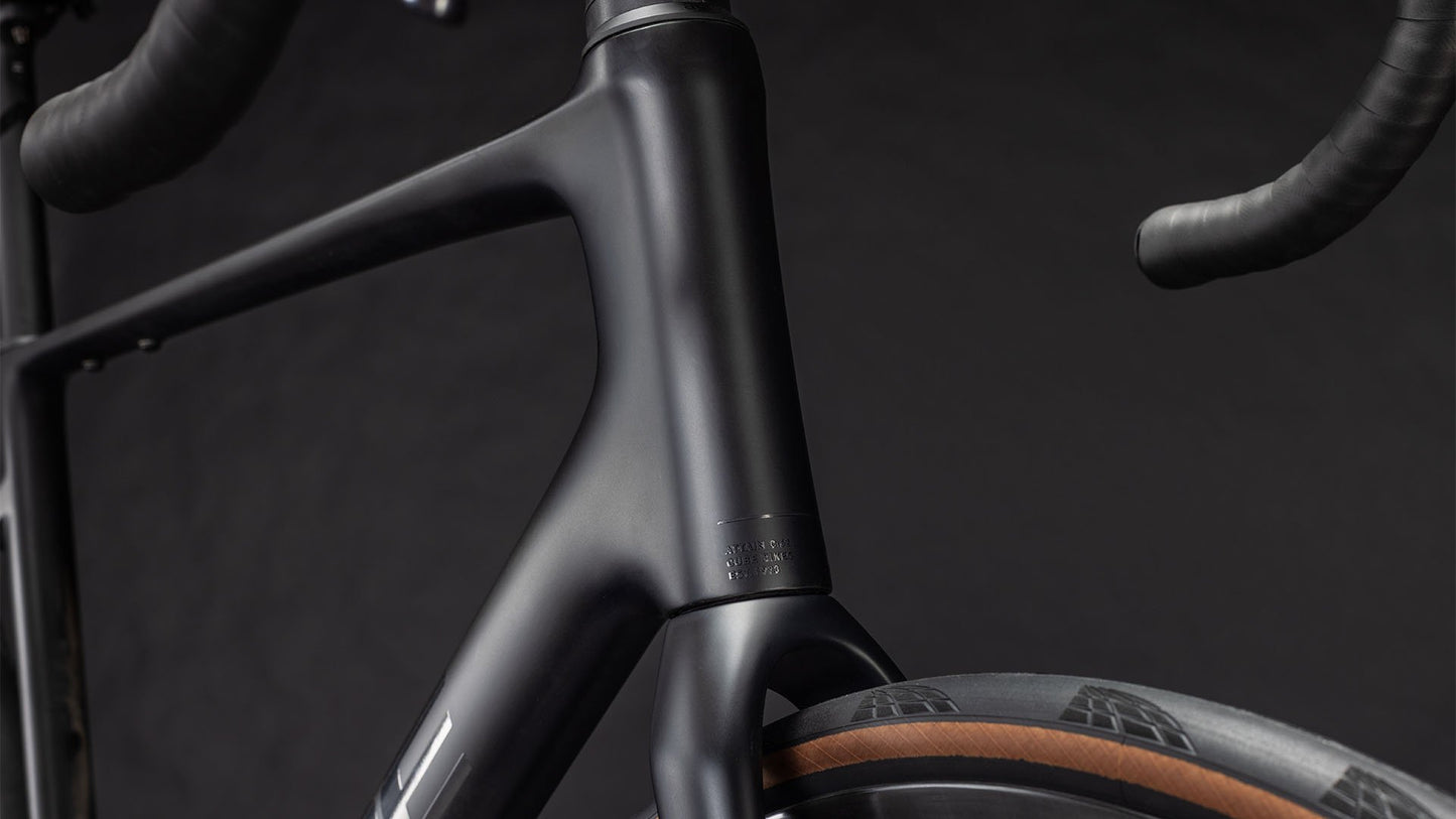 CUBE - ATTAIN C:62 SLT 28" CARBON 'N' COALCHROME 2026