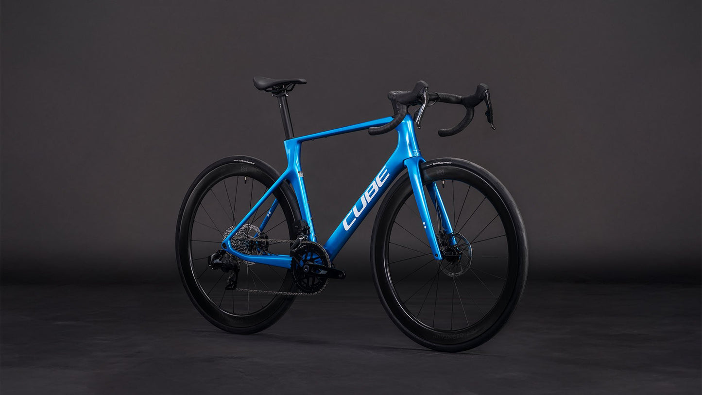 CUBE - AGREE C:62 EX 28" TOPABLUE 'N' WHITE 2026