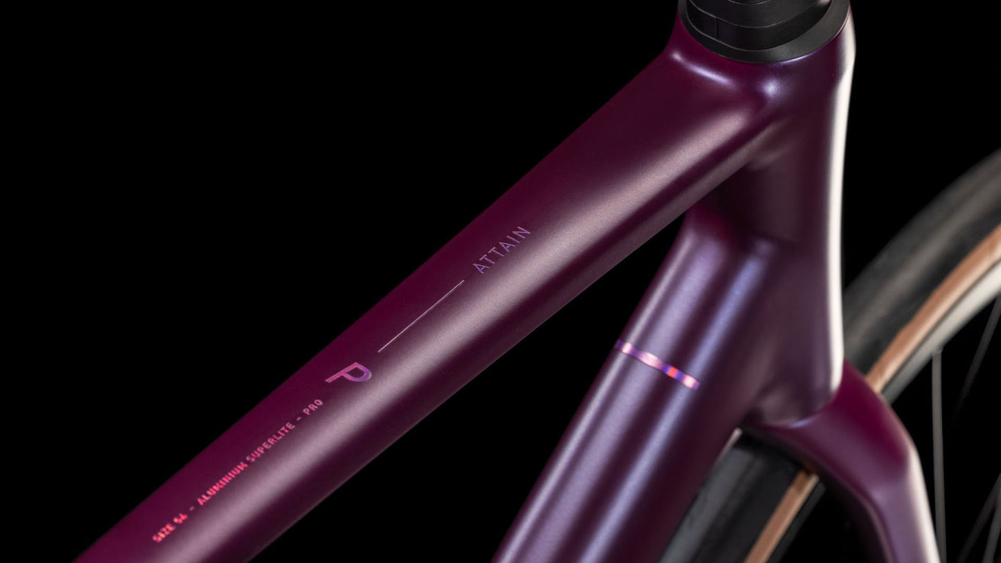 CUBE - ATTAIN PRO 28" HYPERPURPLE 'N' HELIO 2025