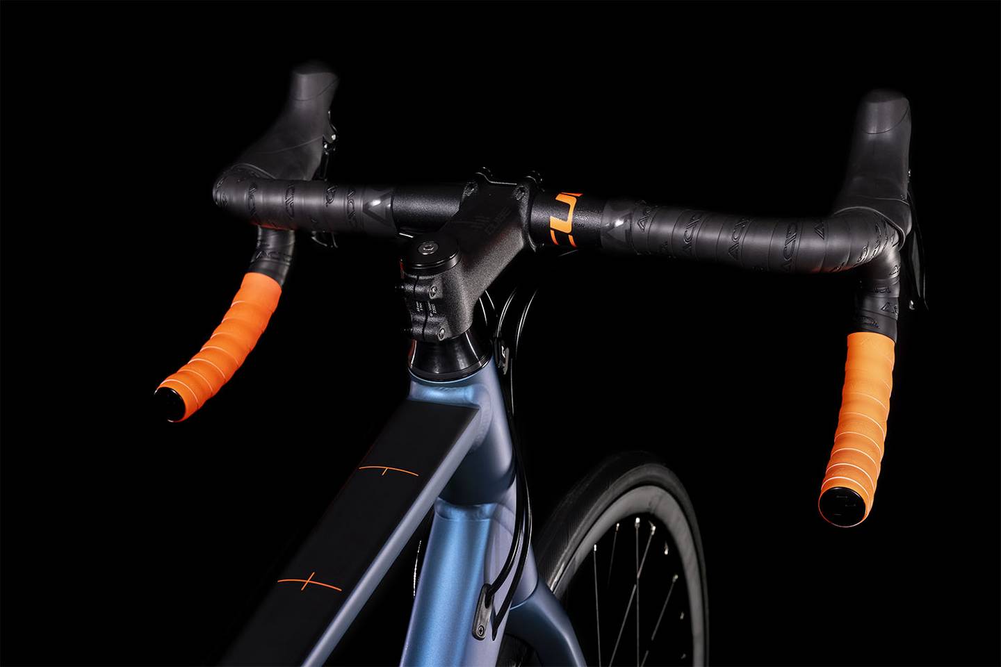 CUBE - ATTAIN 28" GENTS ATLANTICBLUE 'N' ORANGE