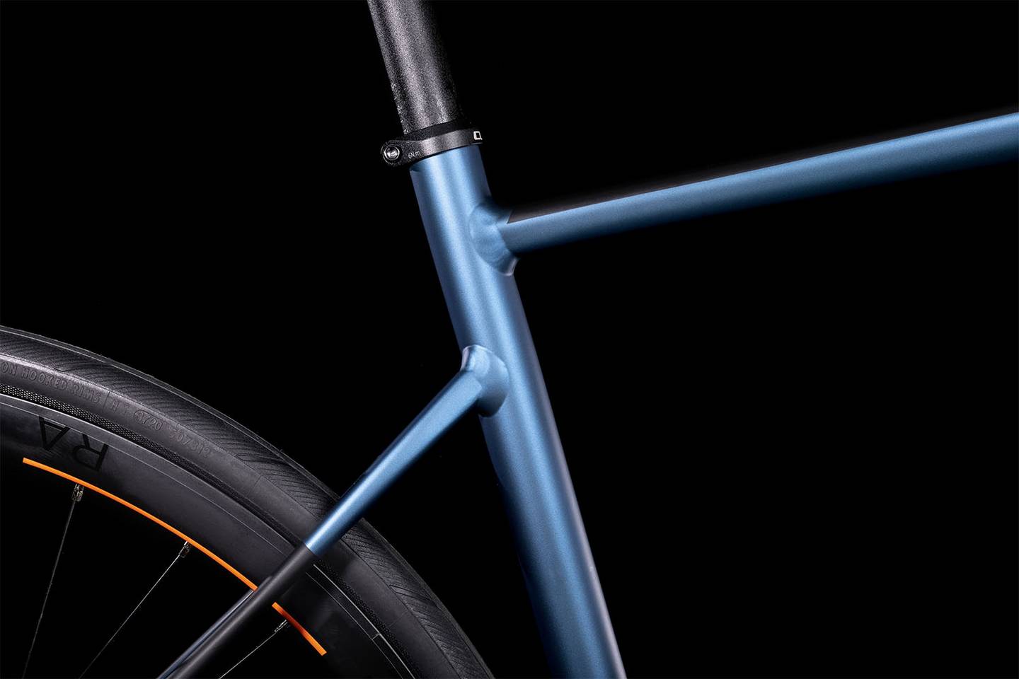 CUBE - ATTAIN 28" GENTS ATLANTICBLUE 'N' ORANGE