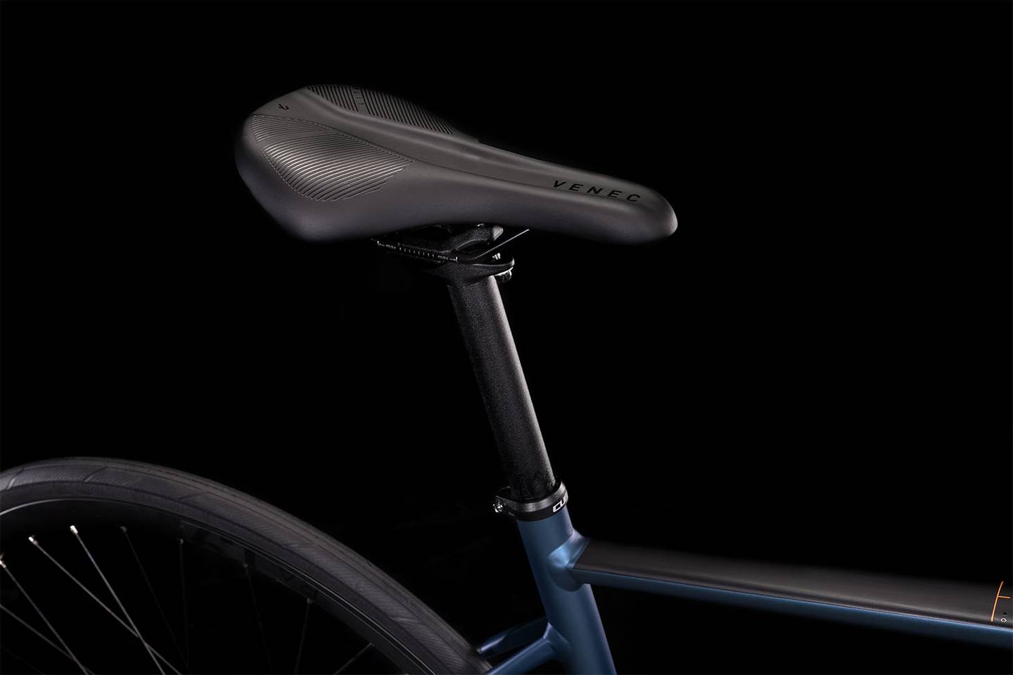 CUBE - ATTAIN 28" GENTS ATLANTICBLUE 'N' ORANGE