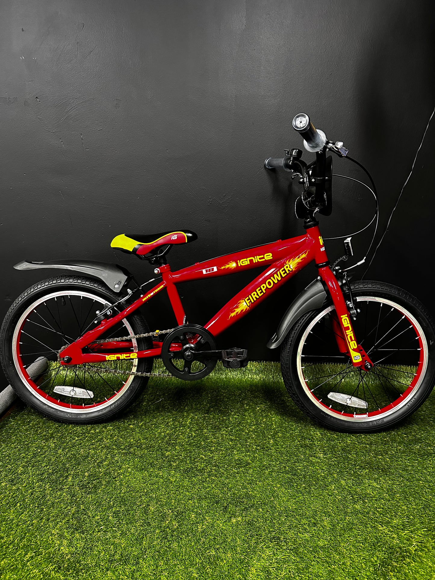 IGNITE - FIREPOWER 18" BOYS RED
