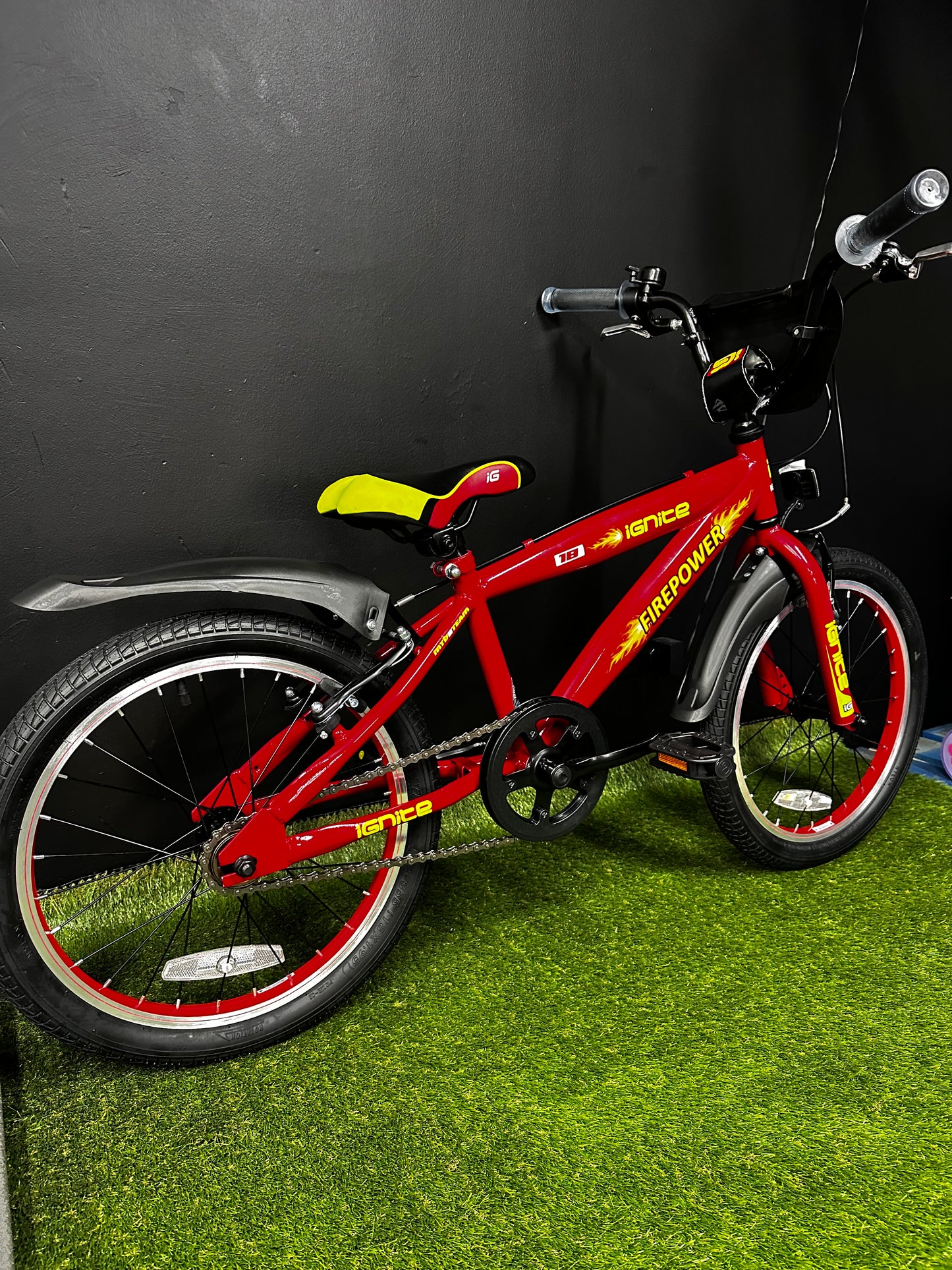 IGNITE - FIREPOWER 18" BOYS RED