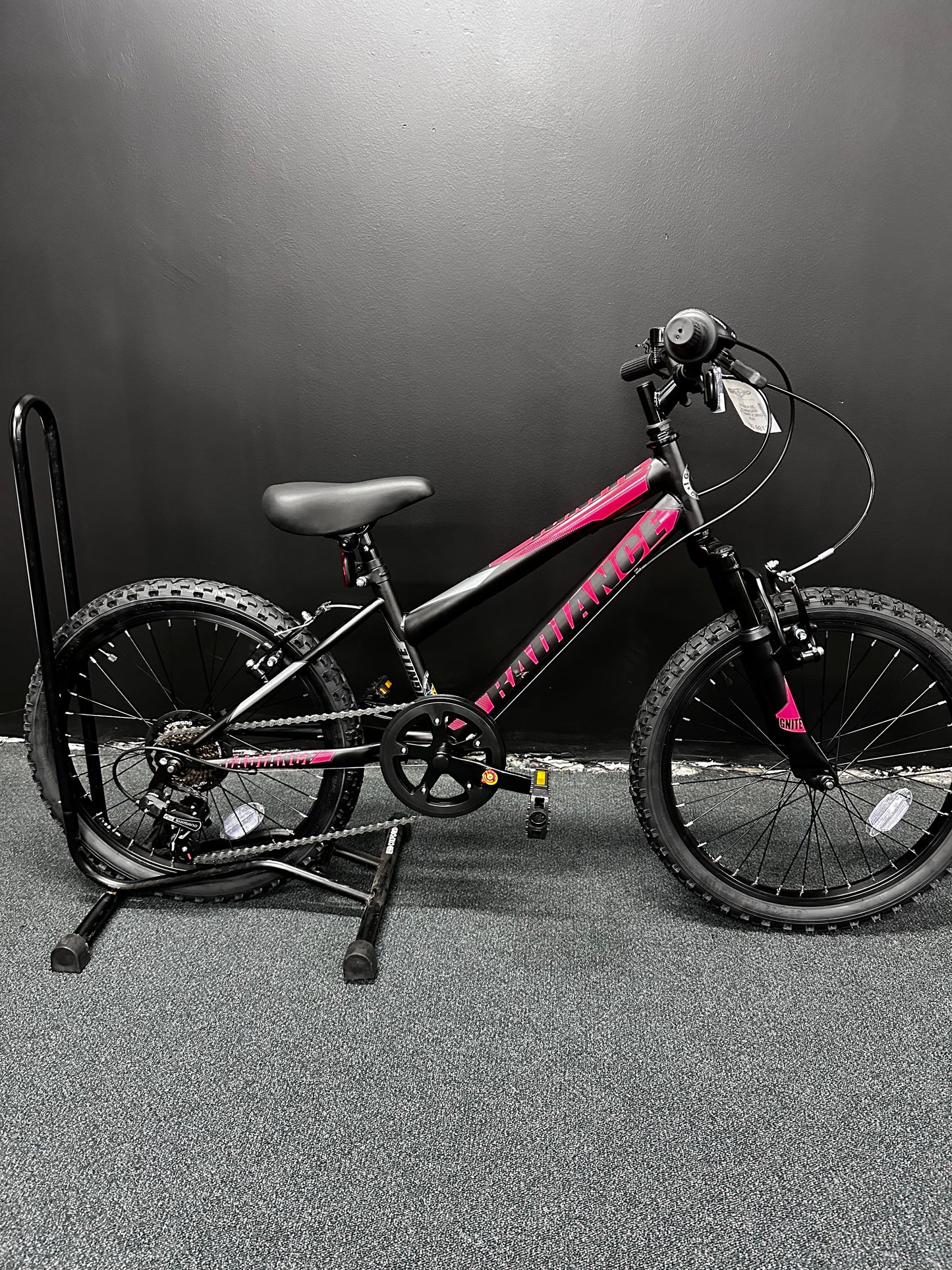 IGNITE - RADIENCE 20" GIRLS BLACK/PINK