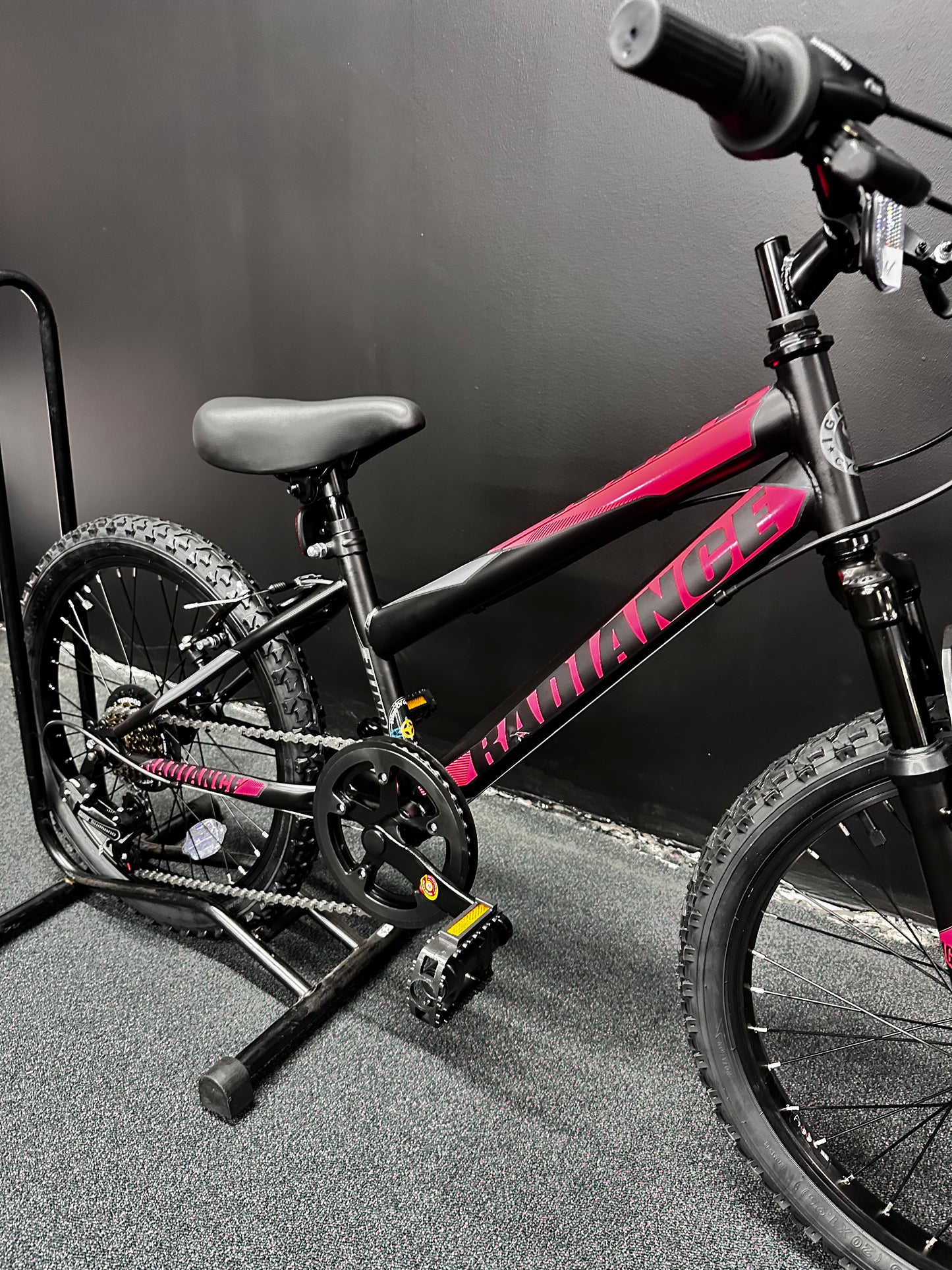 IGNITE - RADIENCE 20" GIRLS BLACK/PINK