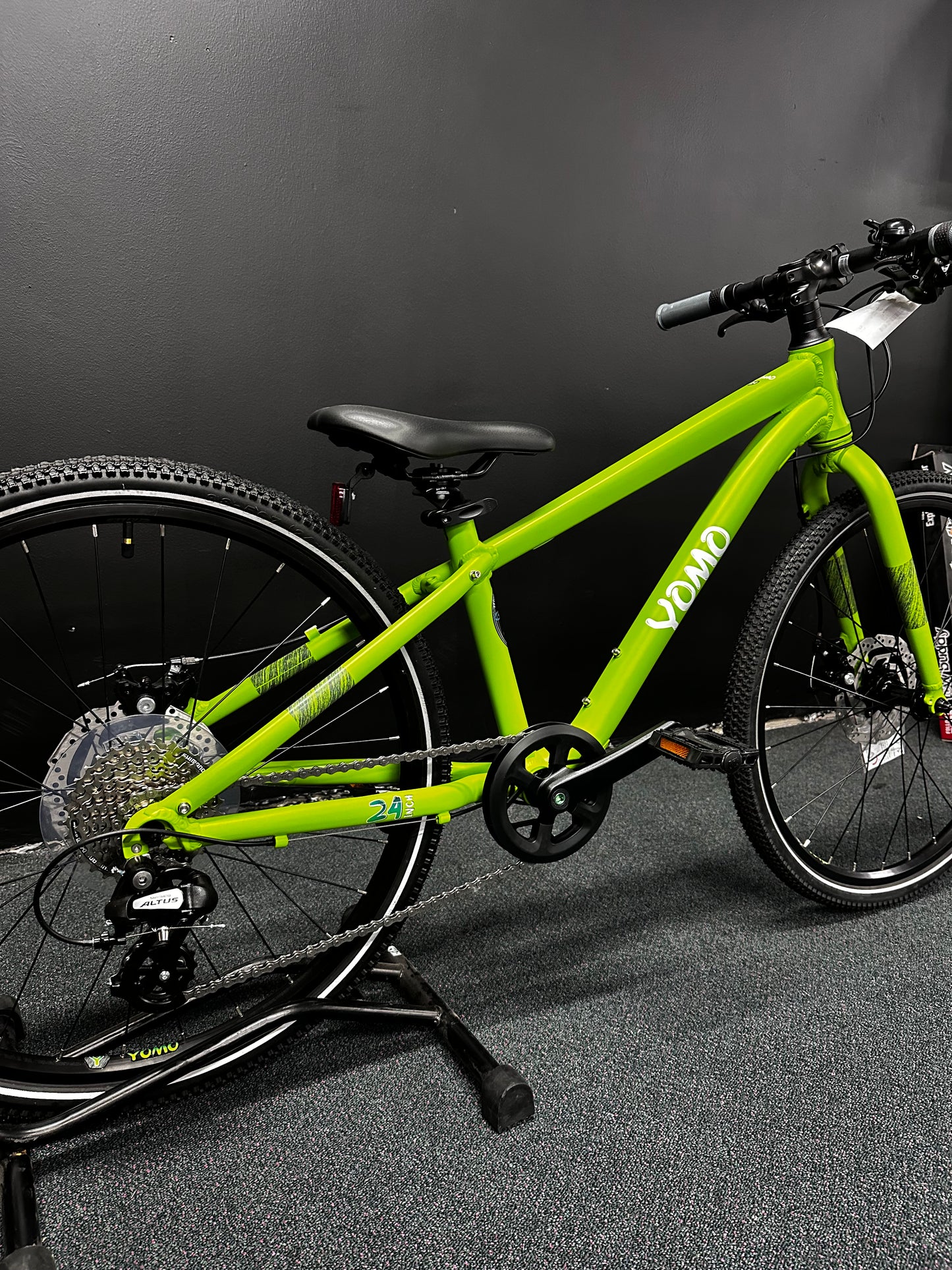 YOMO - 24" GREEN
