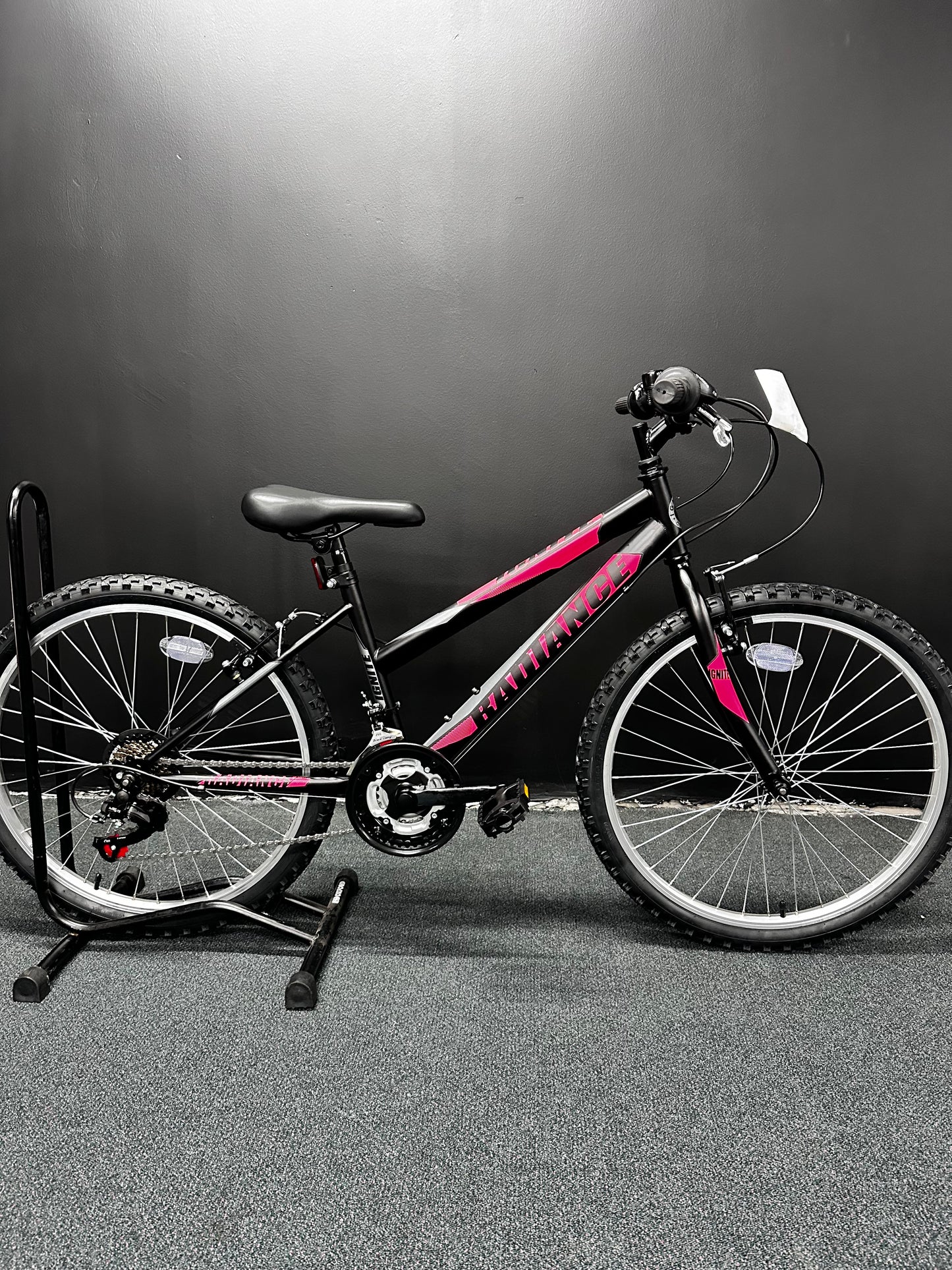 IGNITE - RADIENCE 24" GIRLS BLACK/PINK