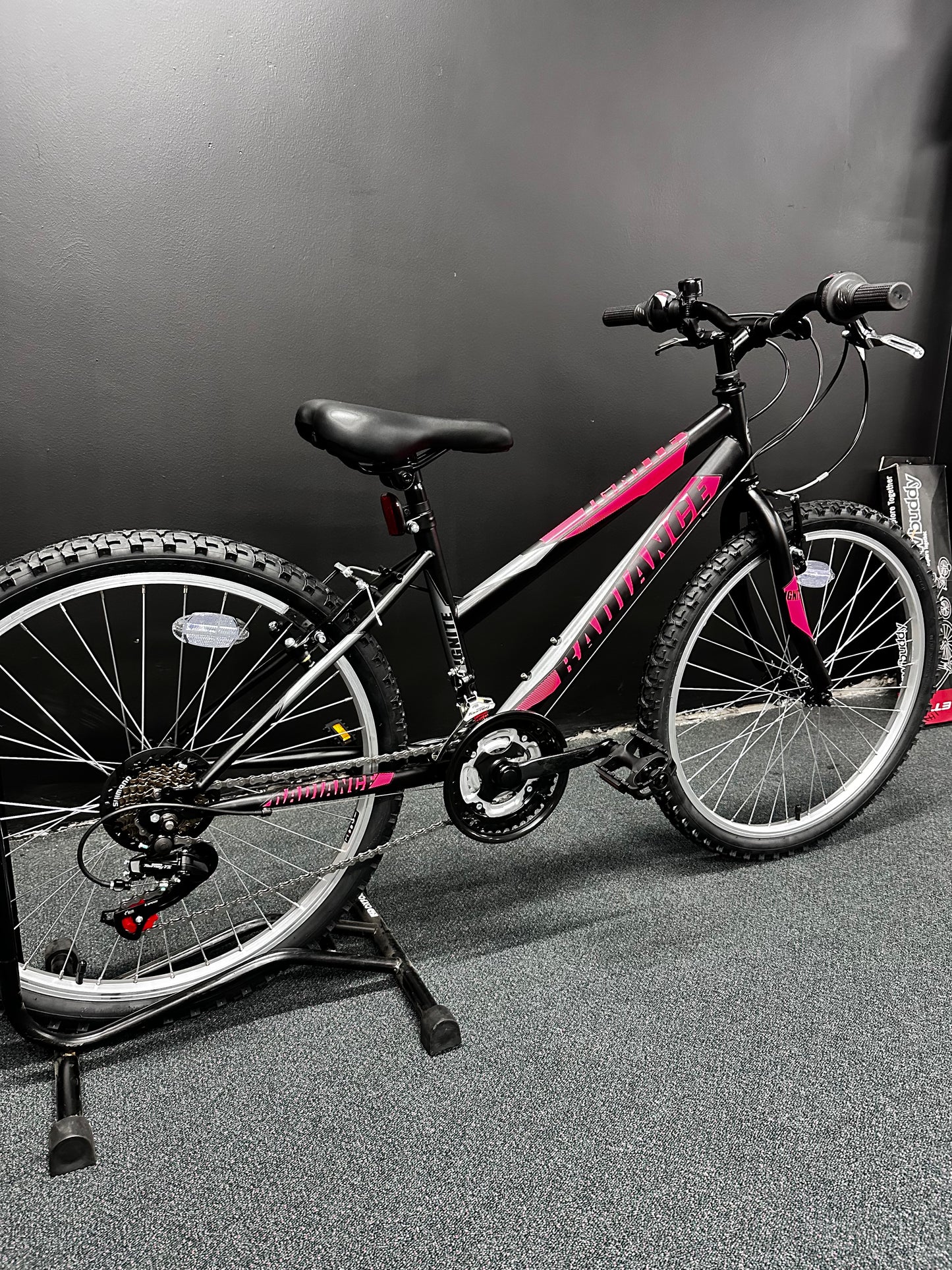 IGNITE - RADIENCE 24" GIRLS BLACK/PINK