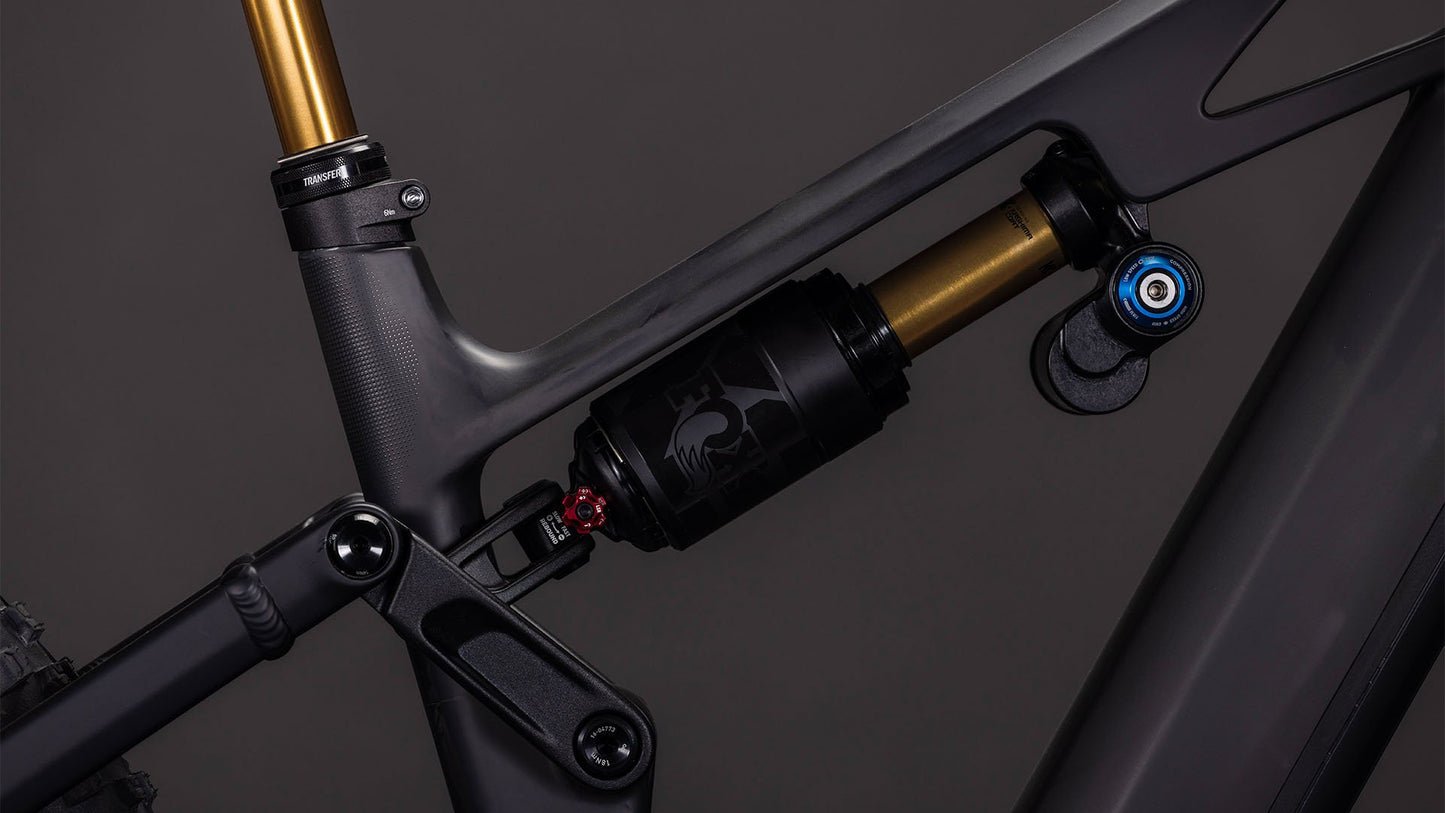 CUBE - STEREO ONE77 HPC AT 800 CARBON 'N' GOLD 2026