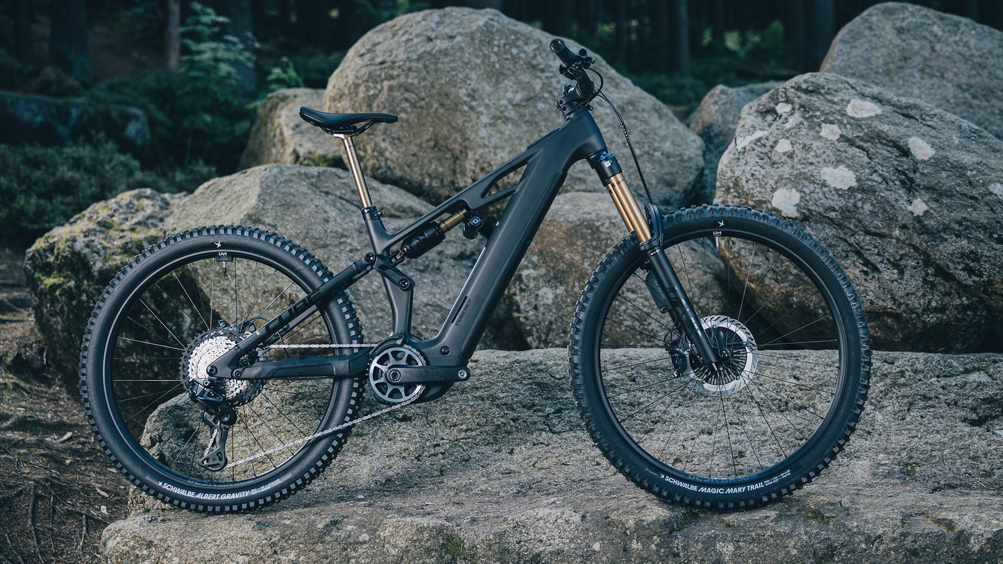 CUBE - STEREO ONE77 HPC AT 800 CARBON 'N' GOLD 2026
