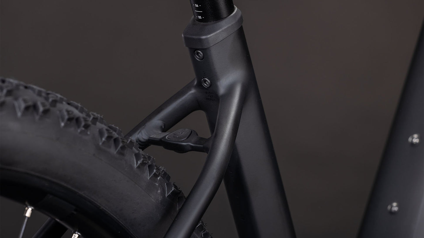 CUBE - REACTION PRO 800 EE 27.5" BLACKLINE 2026