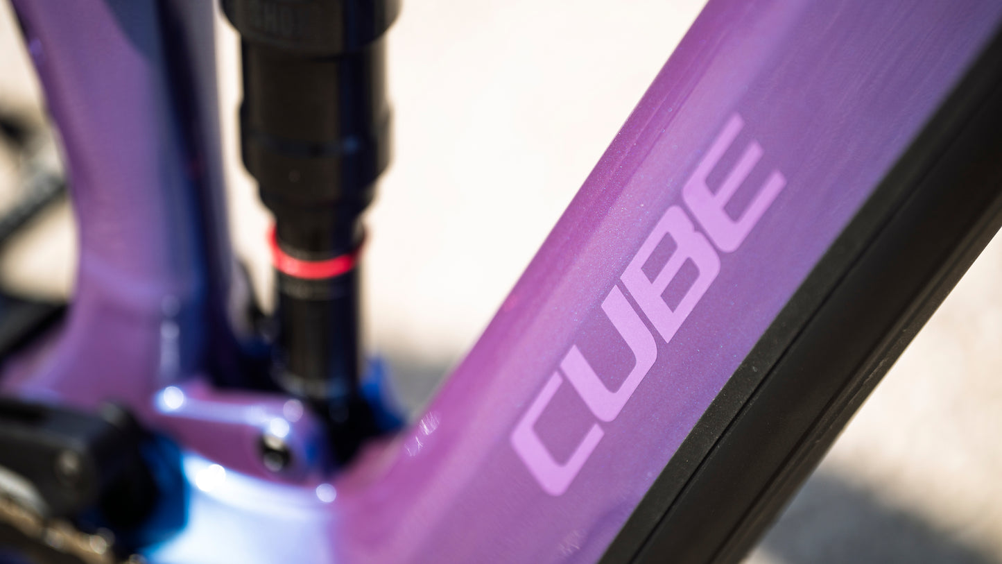 CUBE STEREO HYBRID ONE44 PRO 800 BLUEIRIS´N´PURPLE 2027