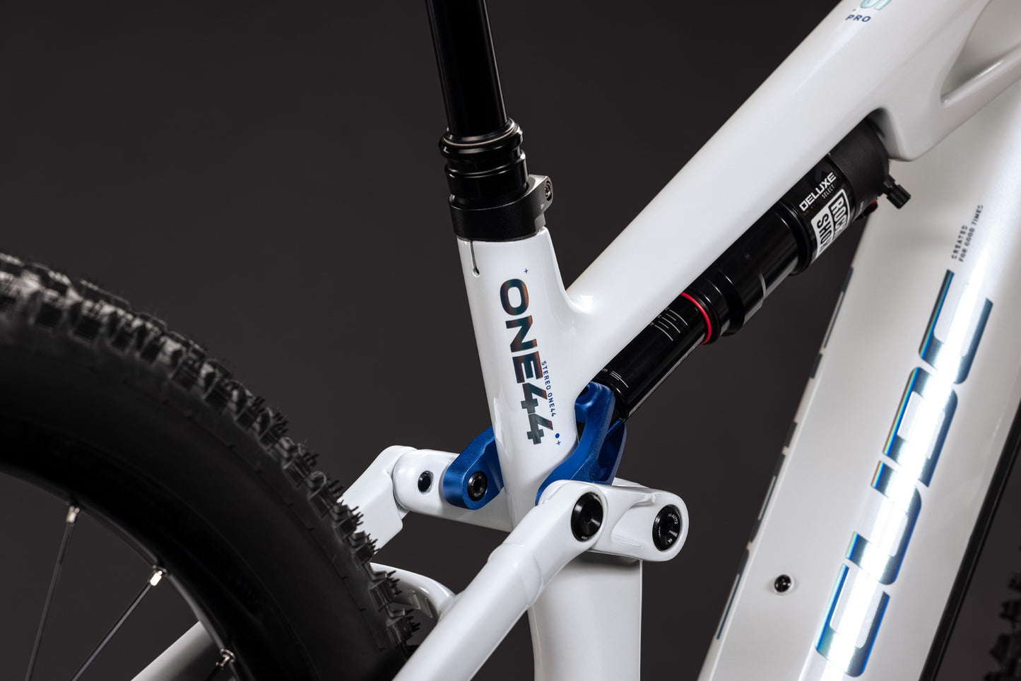 CUBE STEREO HYBRID ONE44 HPC PRO 800 METALLICWHITE´N´BLUE 2027