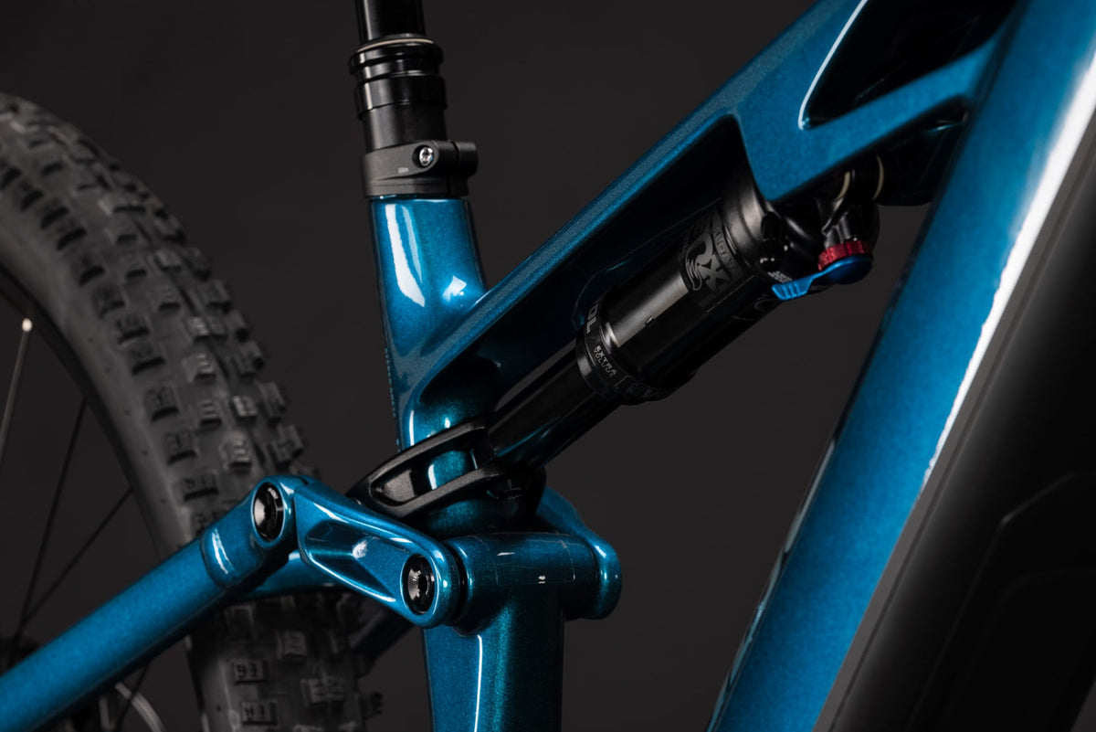 CUBE STEREO HYBRID ONE44 HPC RACE 800 NEBULA´N´PRIZM 2027
