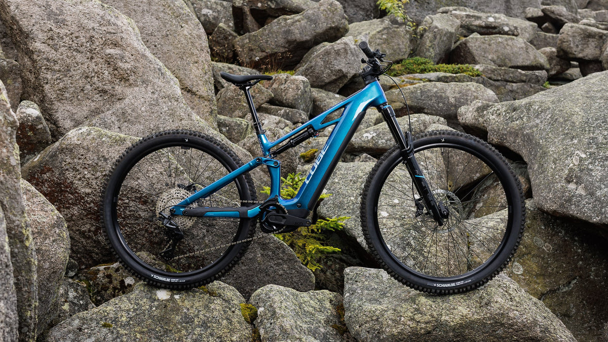 CUBE STEREO HYBRID ONE44 HPC RACE 800 NEBULA´N´PRIZM 2027