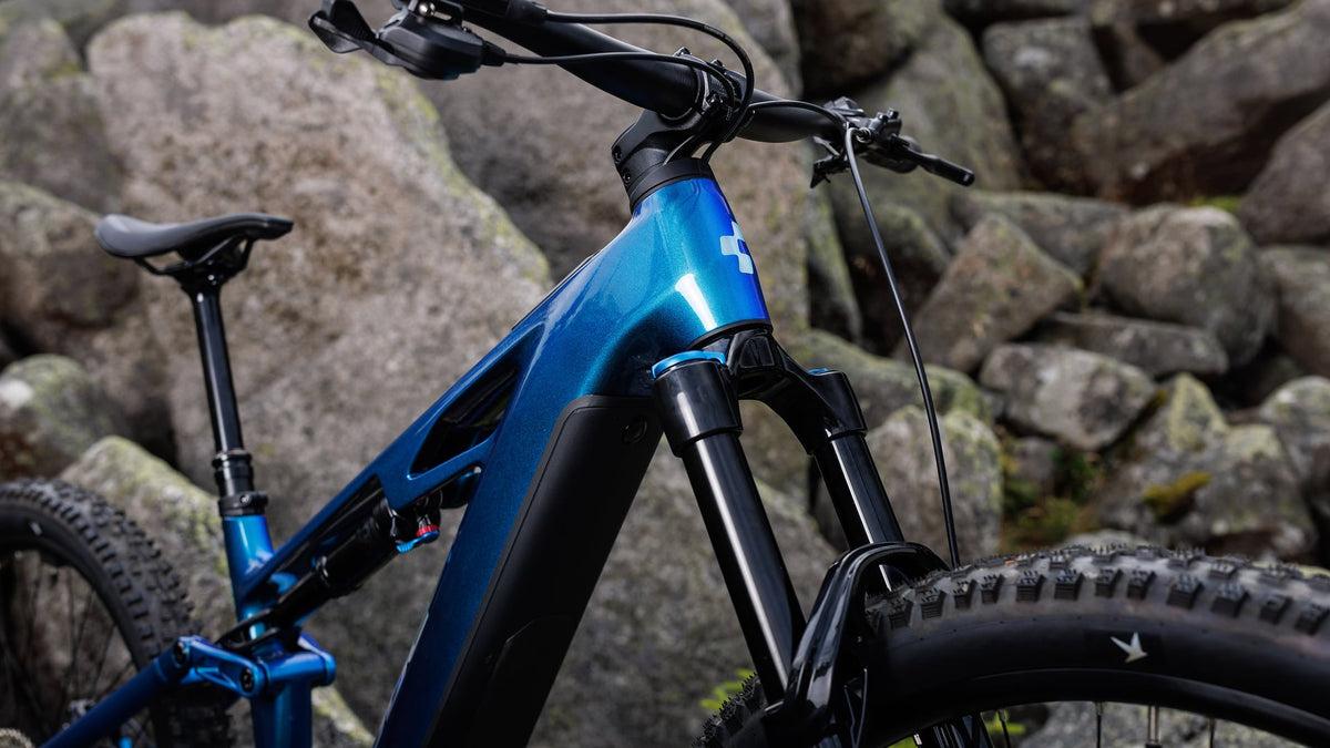 CUBE STEREO HYBRID ONE44 HPC RACE 800 NEBULA´N´PRIZM 2027