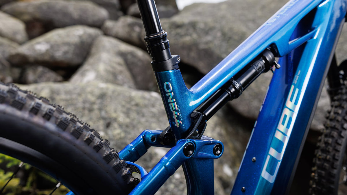 CUBE STEREO HYBRID ONE44 HPC RACE 800 NEBULA´N´PRIZM 2027