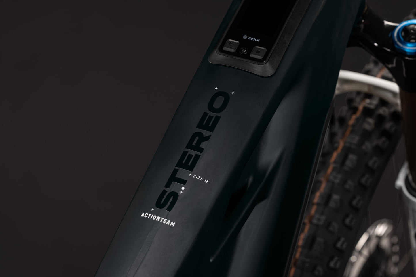 CUBE STEREO HYBRID ONE44 HPC AT 800 CARBON´N´WHITE 2027