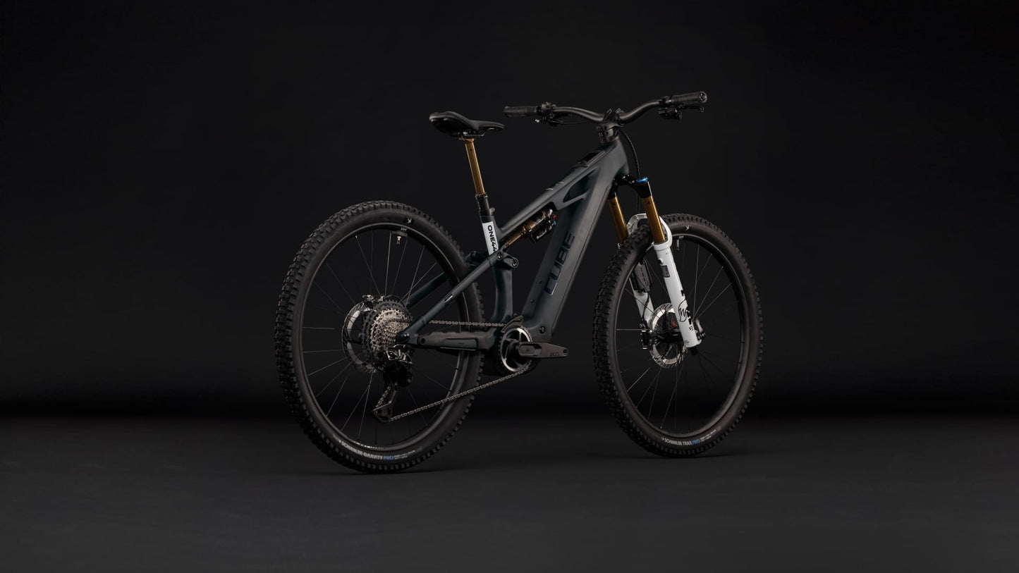 CUBE STEREO HYBRID ONE44 HPC AT 800 CARBON´N´WHITE 2027