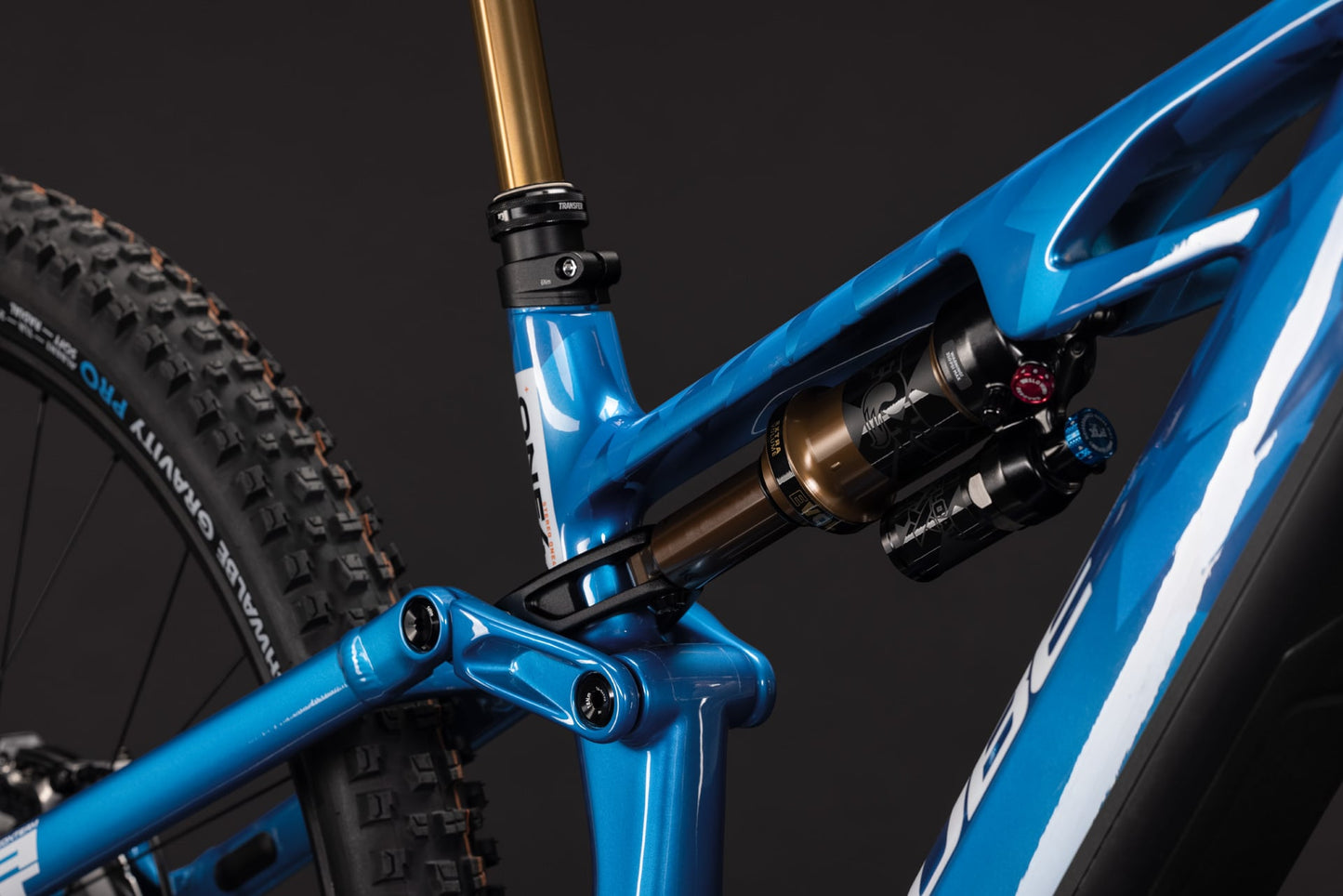 CUBE STEREO HYBRID ONE44 HPC AT 800 ACTIONTEAM 2027