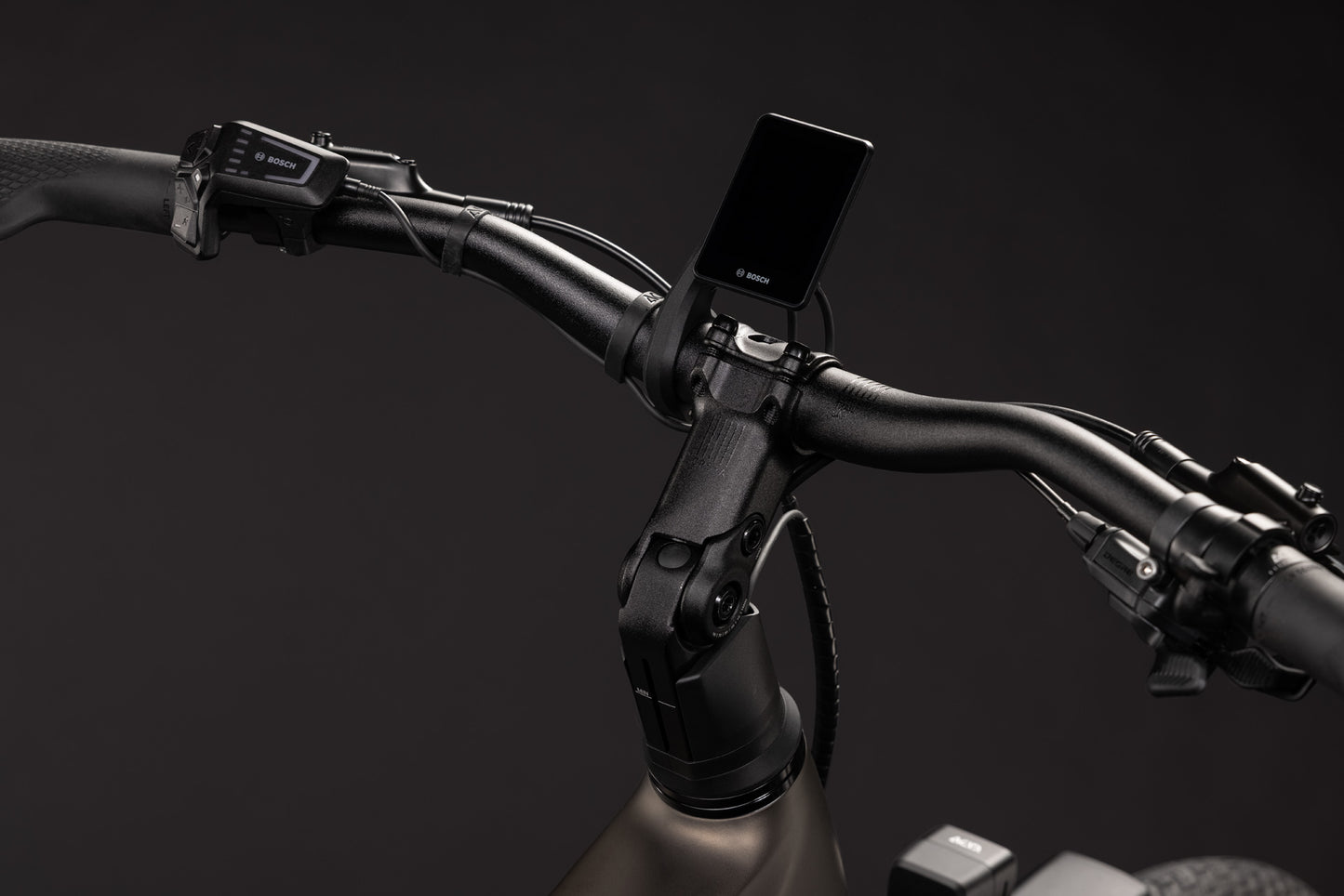CUBE TOURING HYBRID PRO 800 METALLICUMBRA'N'BLACK 2027