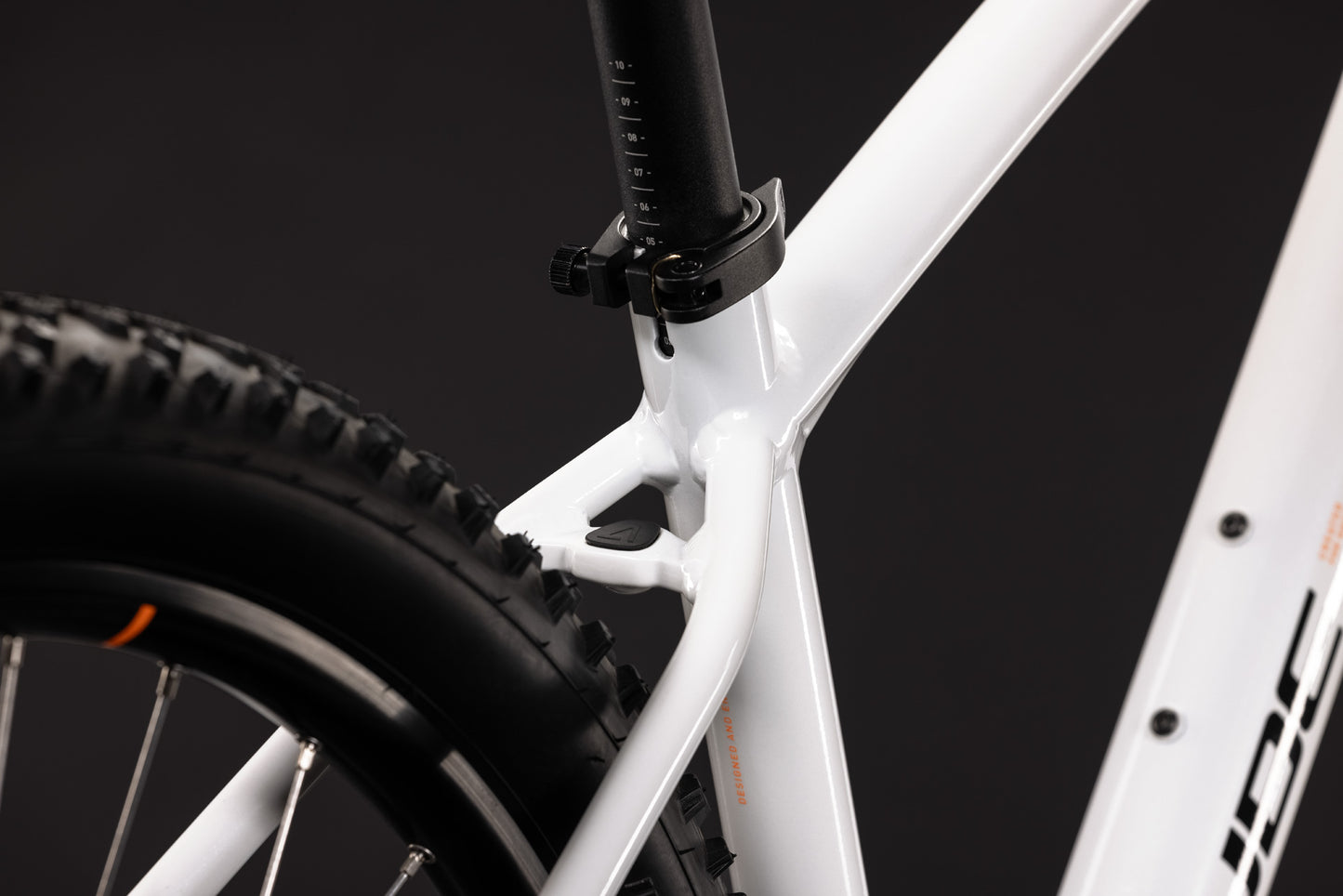 CUBE AIM ONE METALLICWHITE´N´BLACK 2027