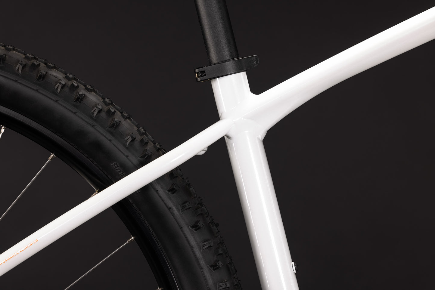 CUBE AIM ONE METALLICWHITE´N´BLACK 2027