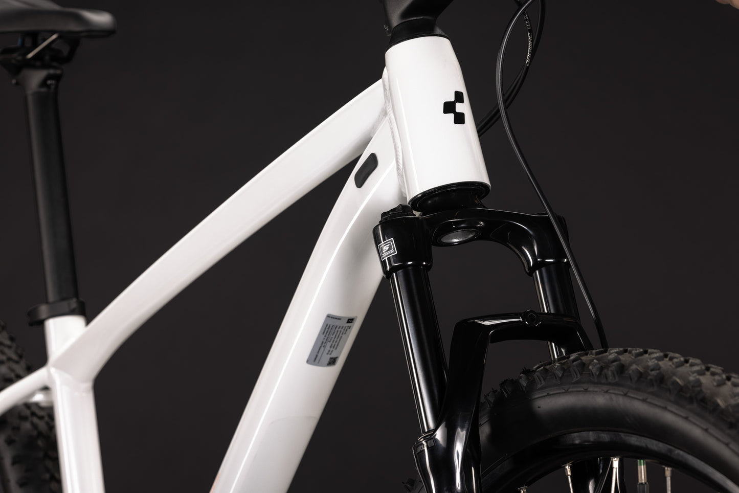 CUBE AIM ONE METALLICWHITE´N´BLACK 2027
