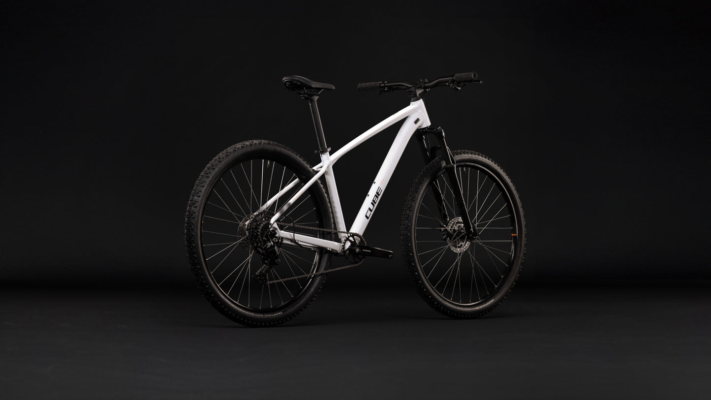 CUBE AIM ONE METALLICWHITE´N´BLACK 2027